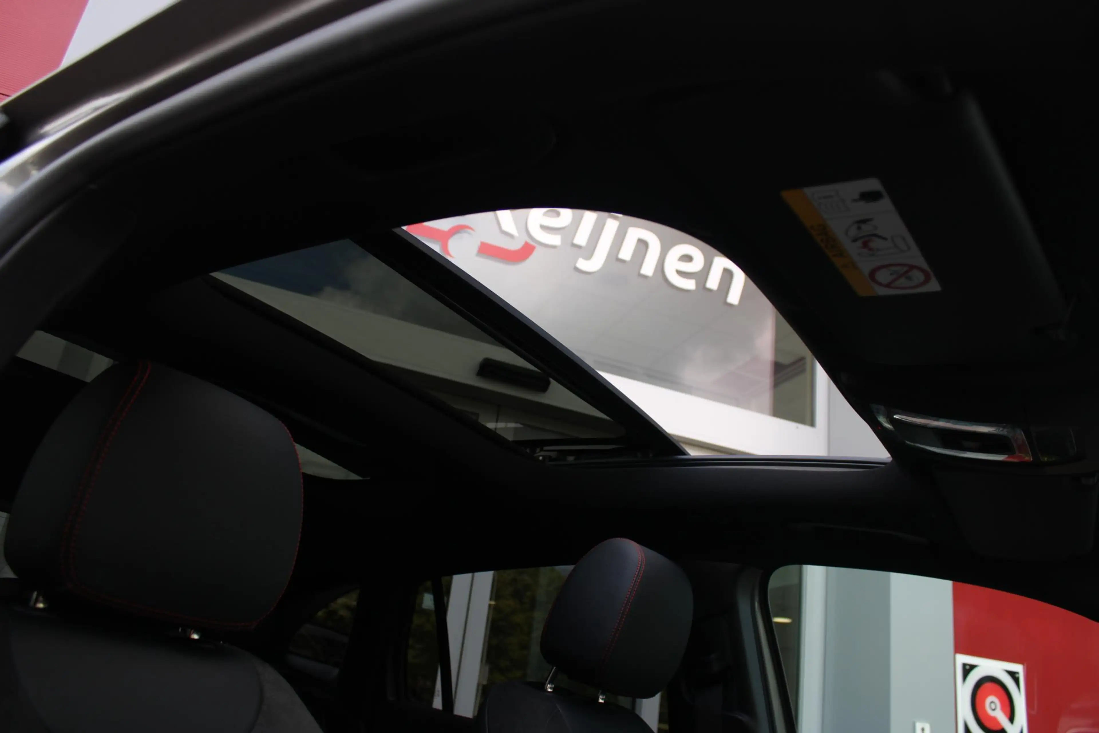 Mercedes-Benz GLA 250 e AMG Line | PANORAMISCH SCHUIF/KANTEL DAK | SFEER — photo 42