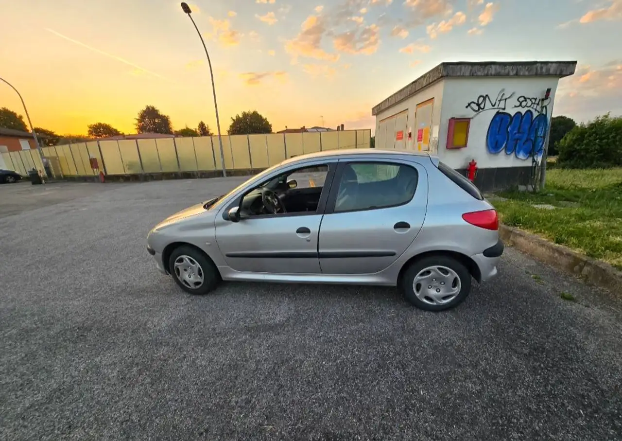 Peugeot 206 5p 1.4 XR c/2airbag, foto 2