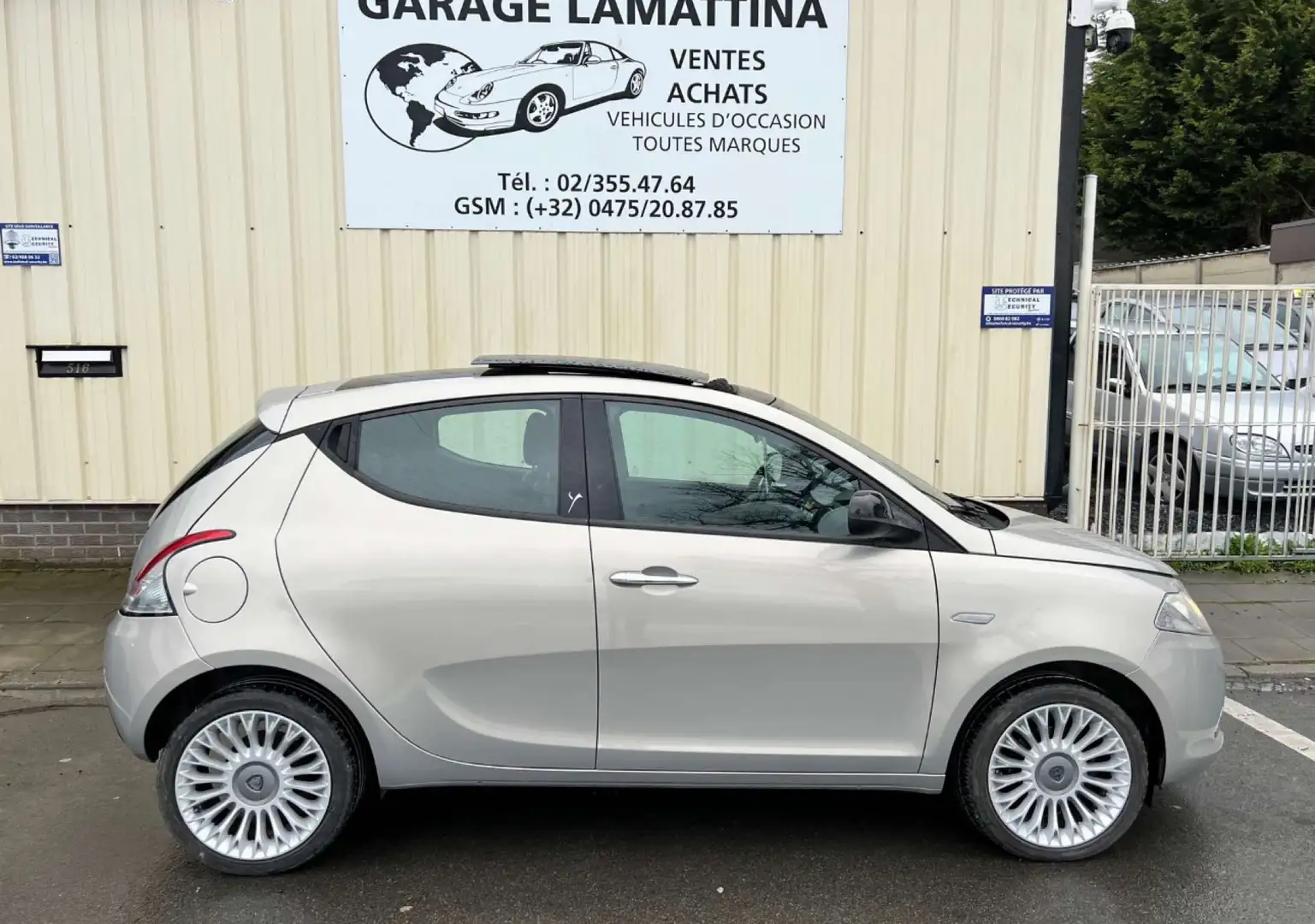 Lancia Ypsilon 0.9 TwingAir Gris - 1