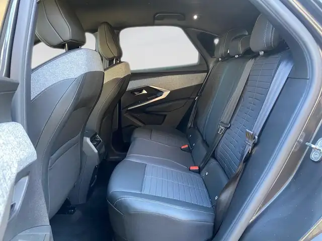 Peugeot 3008 view 8