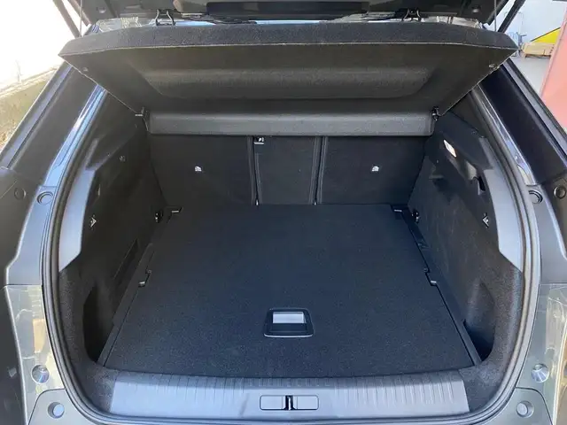 Peugeot 3008 view 9