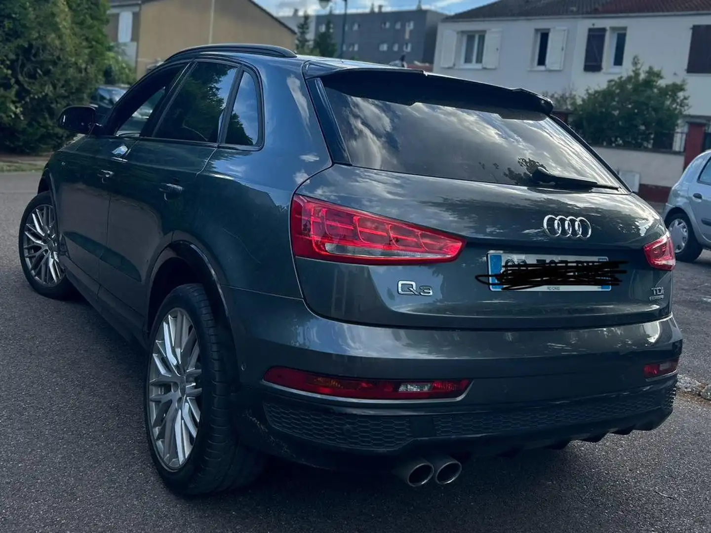 Audi Q3 1.4 TFSI COD Ultra 150 ch S line Bleu - 2