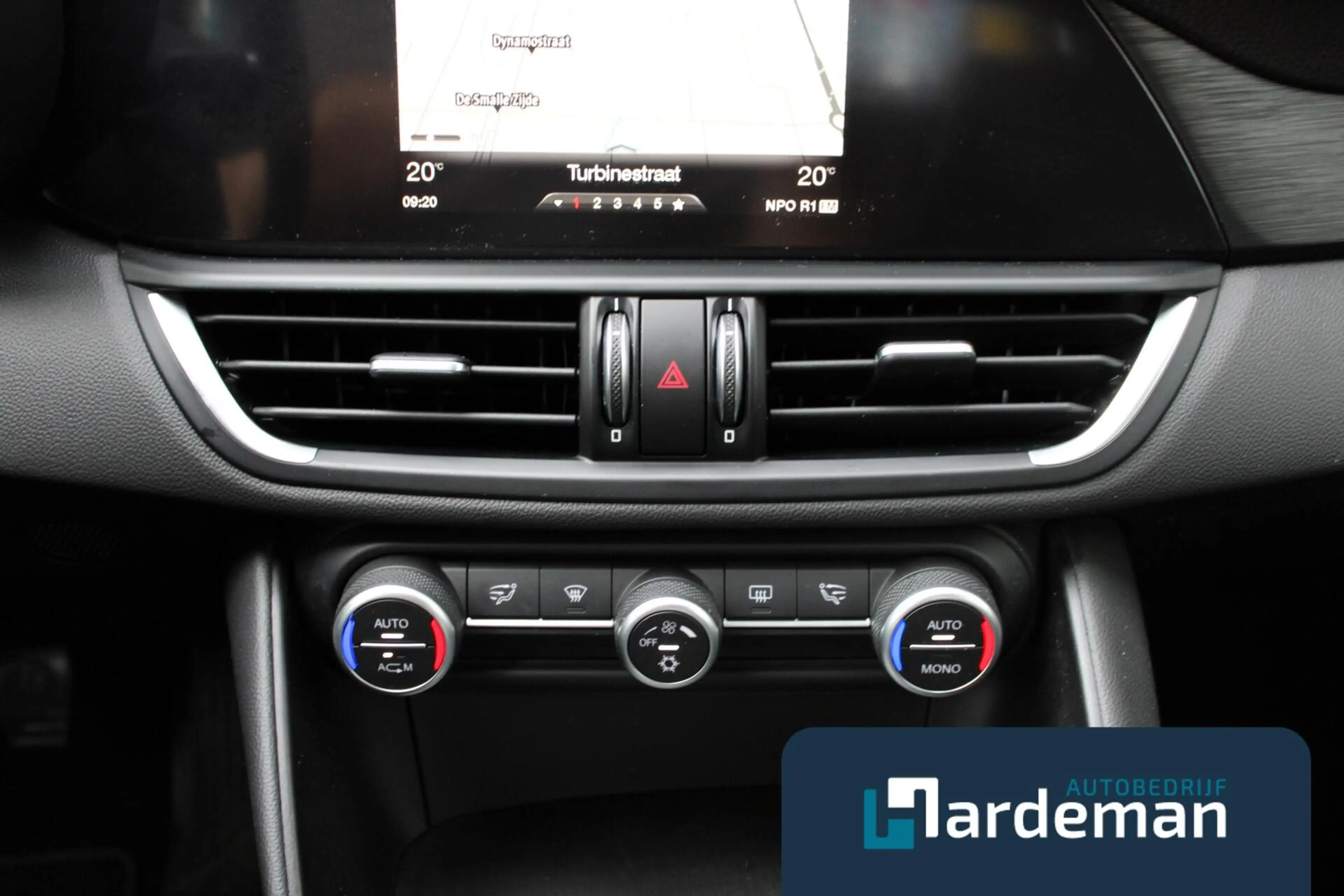 Alfa Romeo Giulia 2.2 Leder Navi zeer netjes. — photo 14