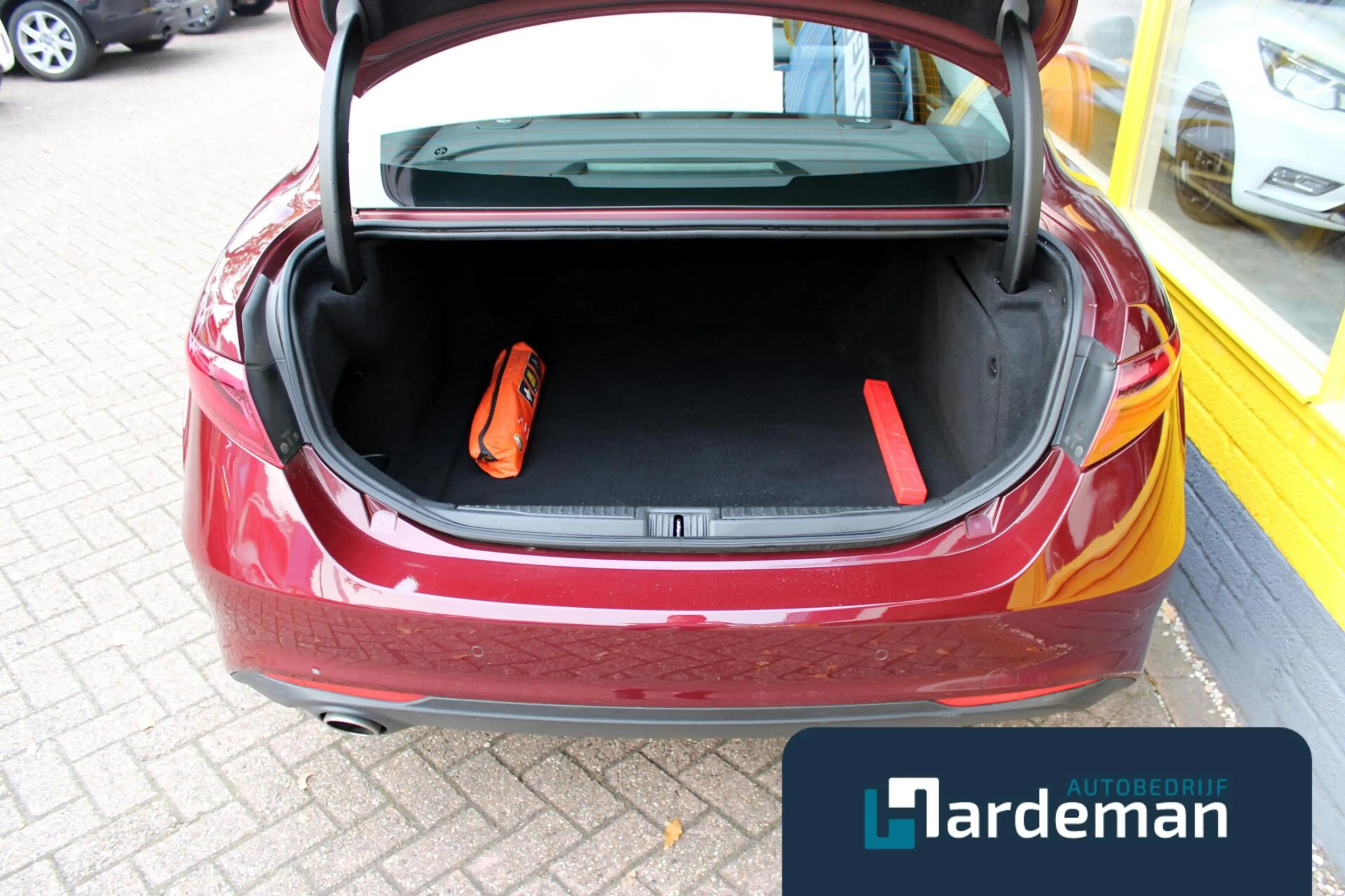 Alfa Romeo Giulia 2.2 Leder Navi zeer netjes. — photo 9