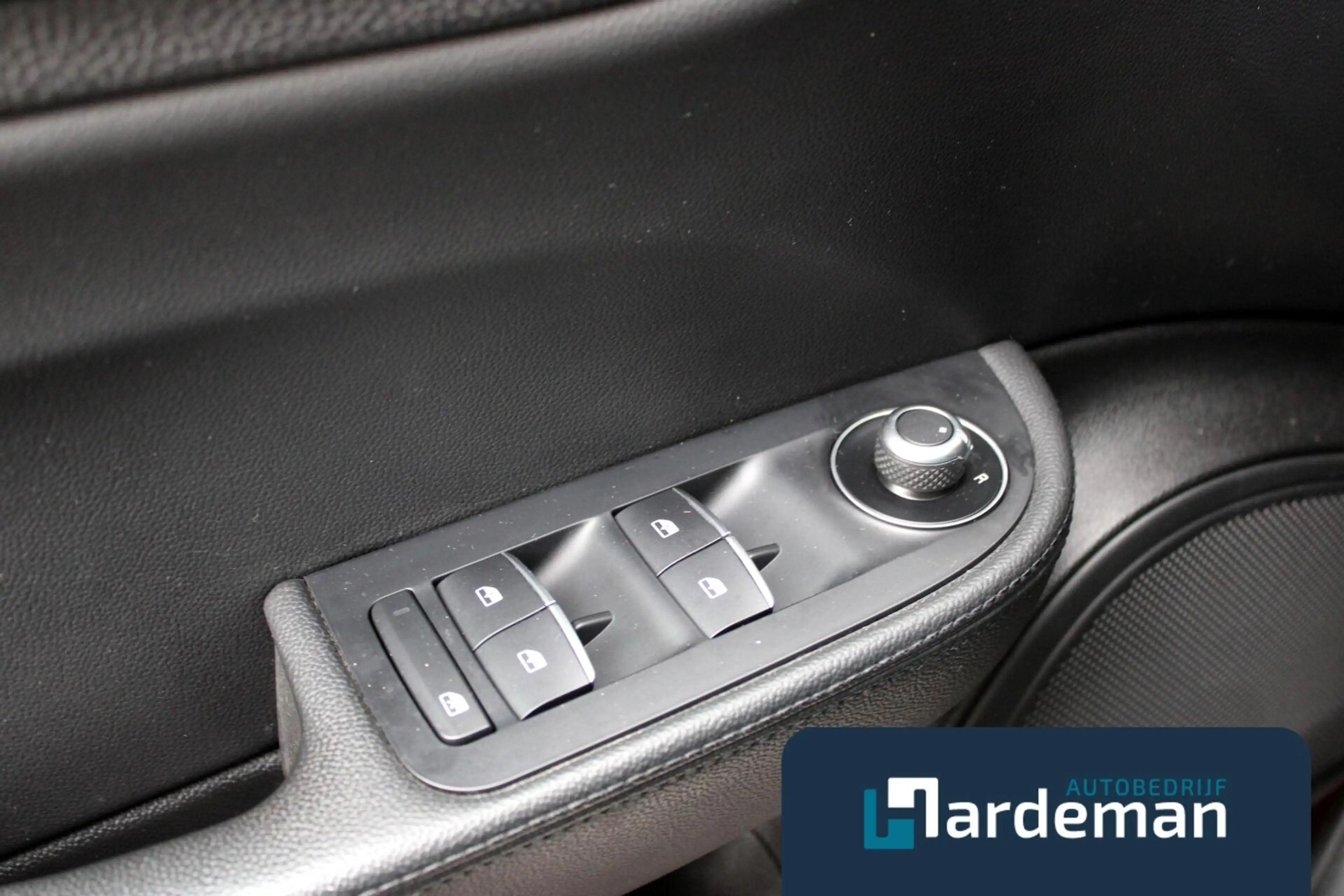 Alfa Romeo Giulia 2.2 Leder Navi zeer netjes. — photo 10