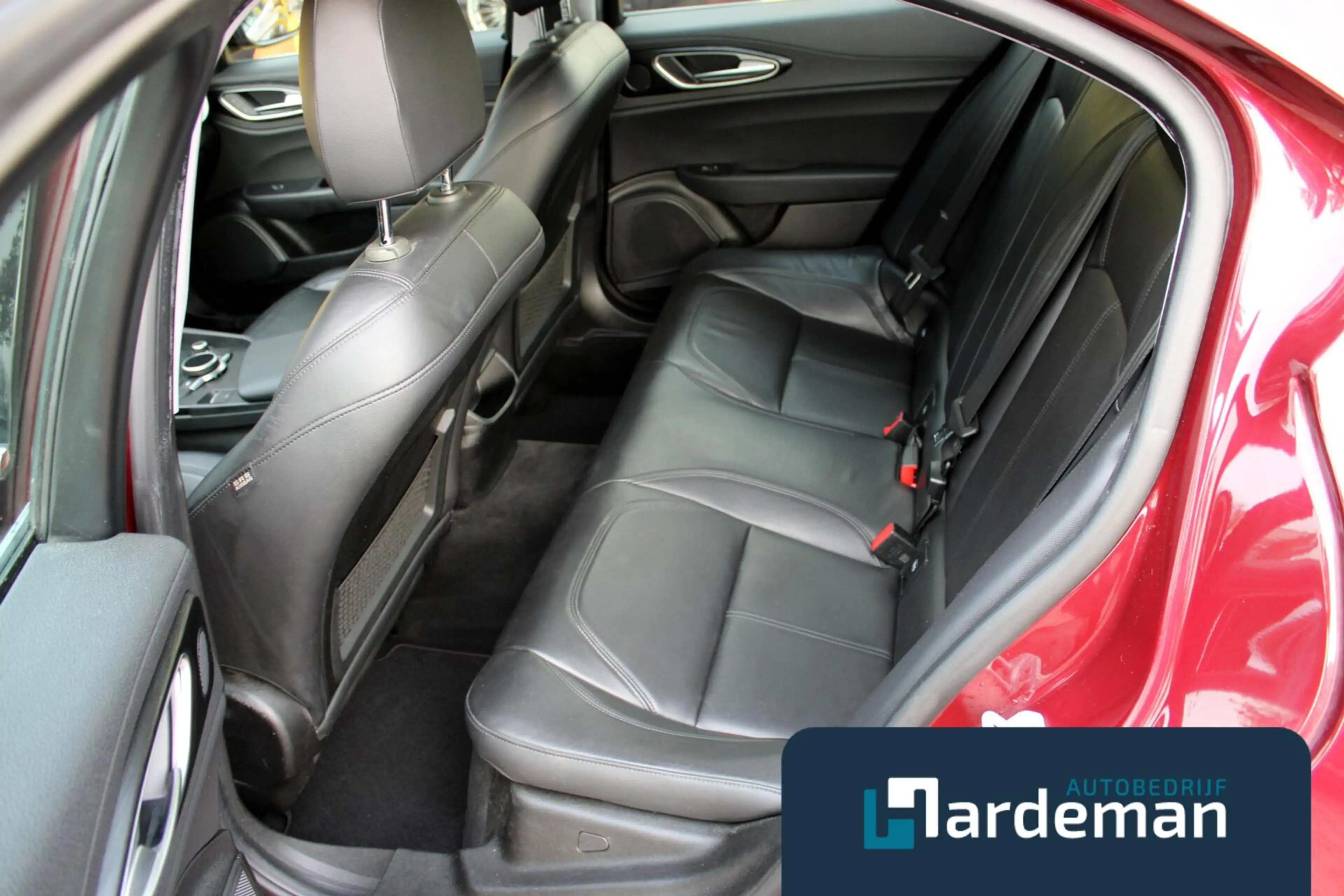 Alfa Romeo Giulia 2.2 Leder Navi zeer netjes. — photo 8