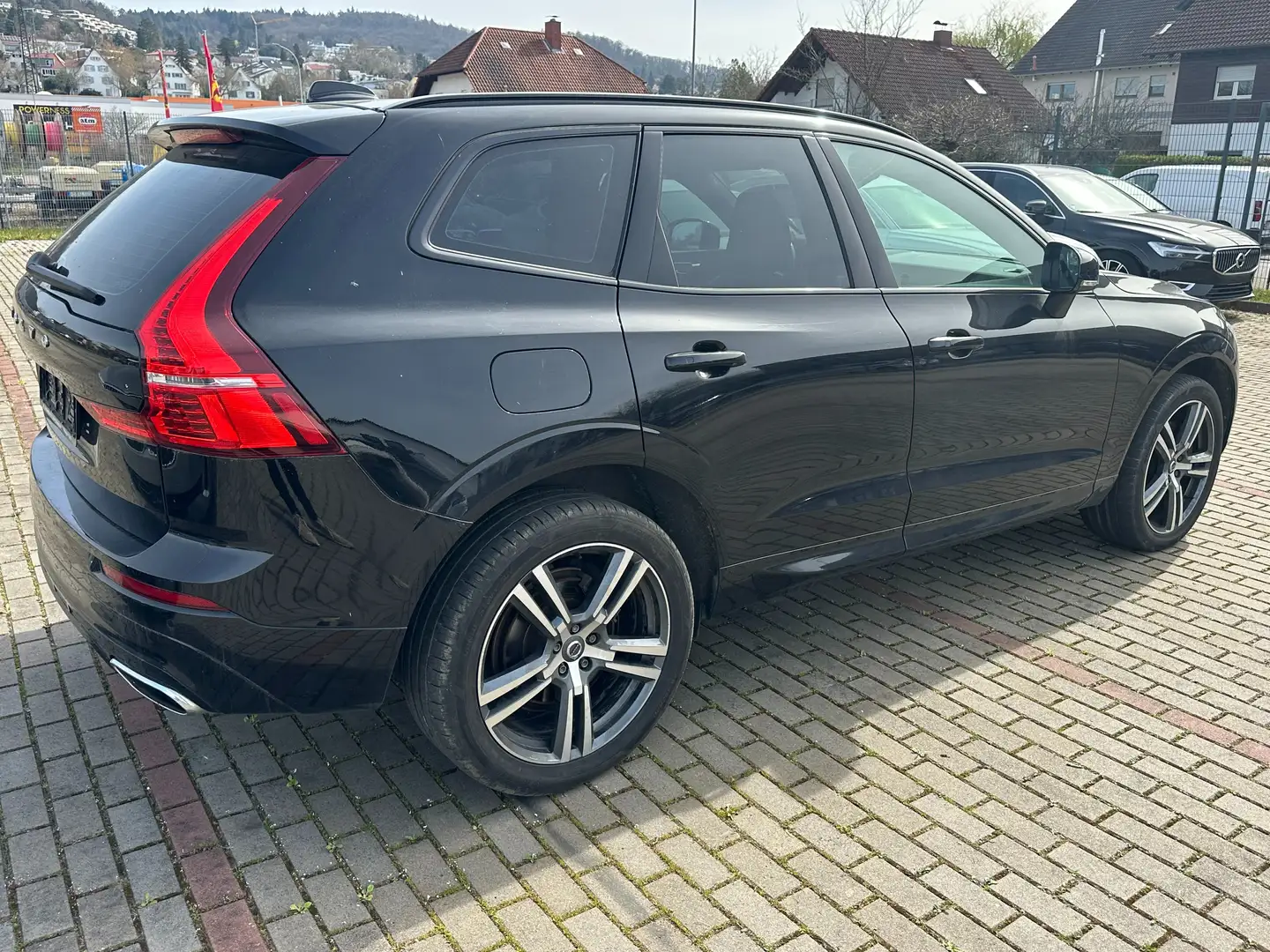 Volvo XC60 R Design 2WD 4 ZON.KLIMA 19 ZOLL KAM 18.700 NETTO Schwarz - 2