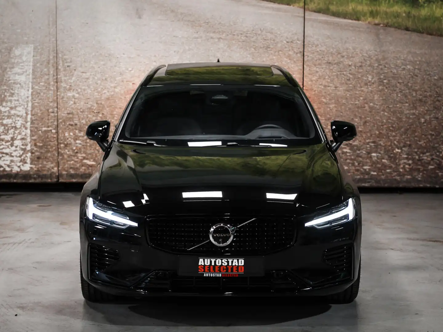 Volvo V60 T6 AWD PLUS DARK Negro - 1
