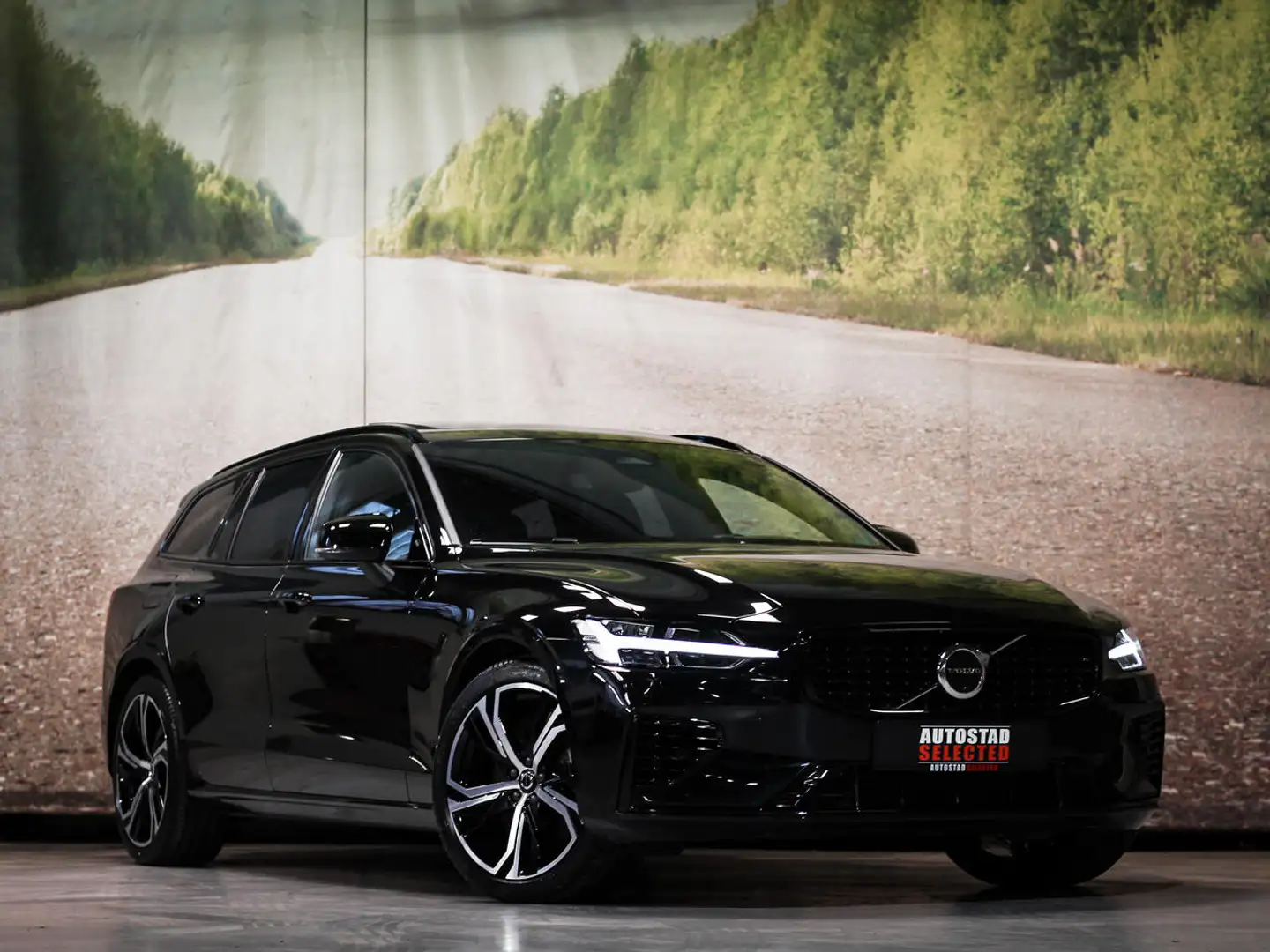 Volvo V60 T6 AWD PLUS DARK Negro - 2