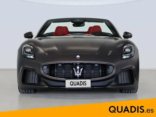 Maserati Granturismo view 4