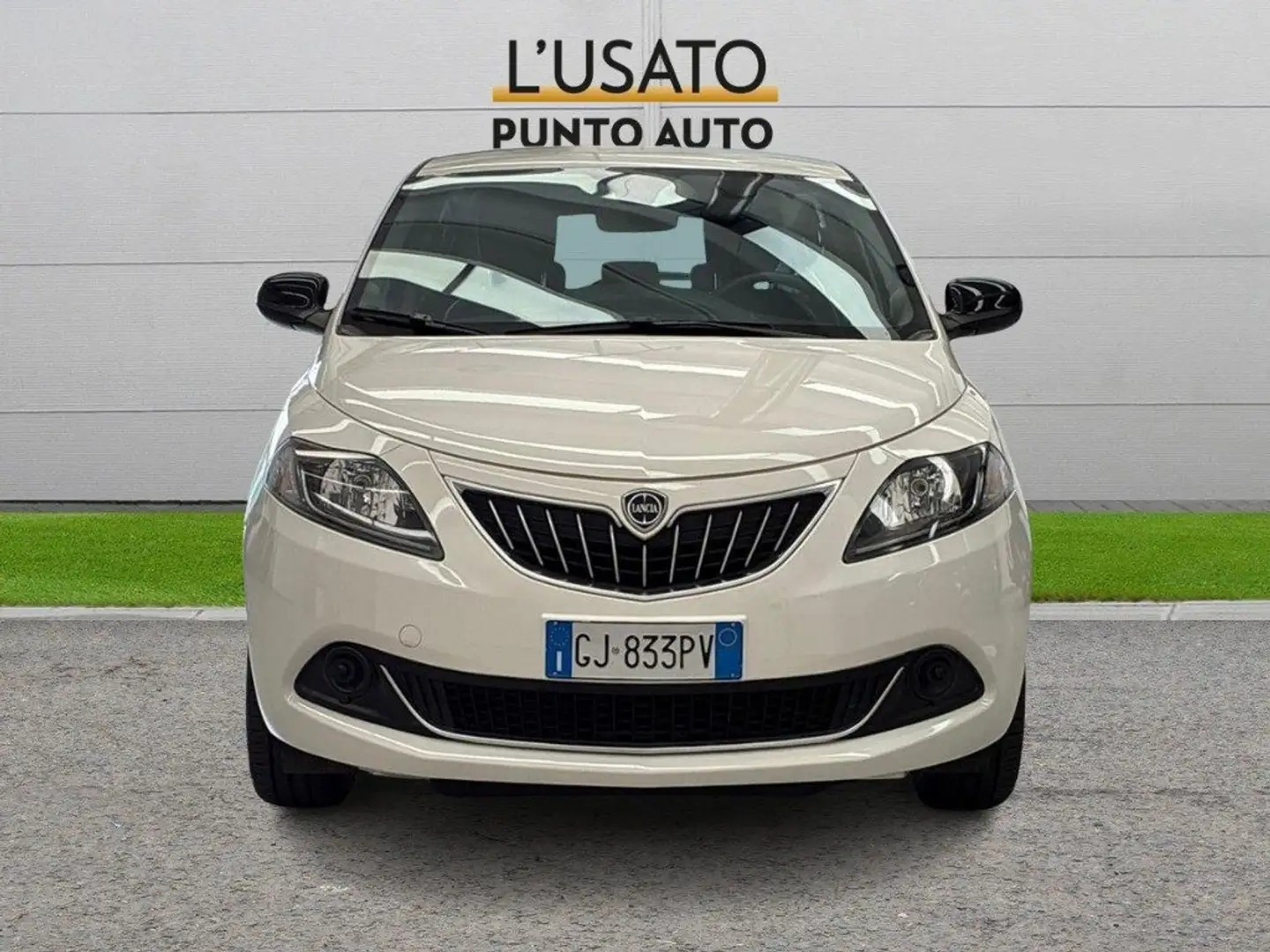 Lancia Ypsilon 1.0 Hybrid Ecochic Silver Blanco - 2