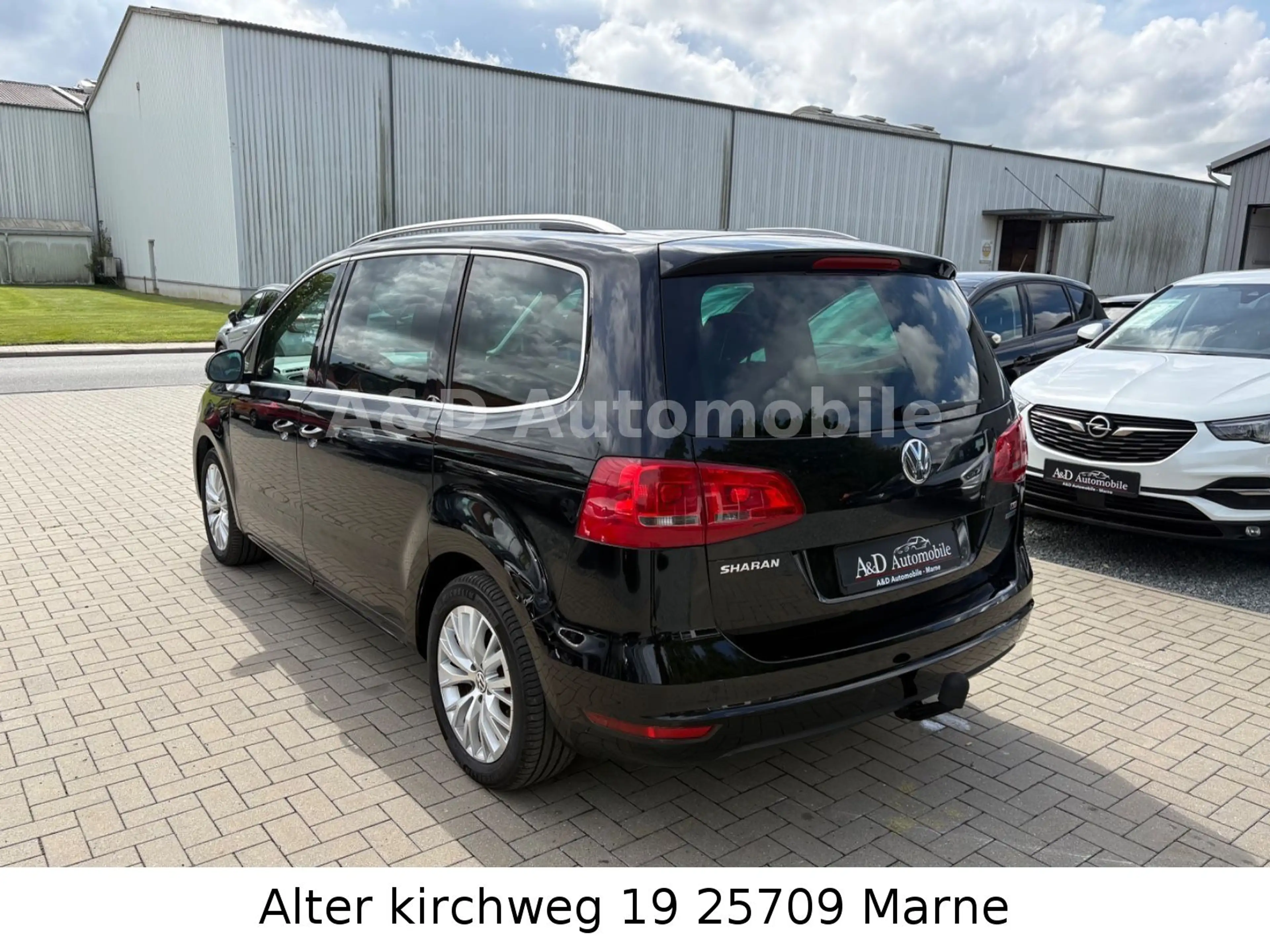 Volkswagen Sharan Highline BMT.PANO.SHZ.AHK.PDC.BT.TÜV NEU — photo 7