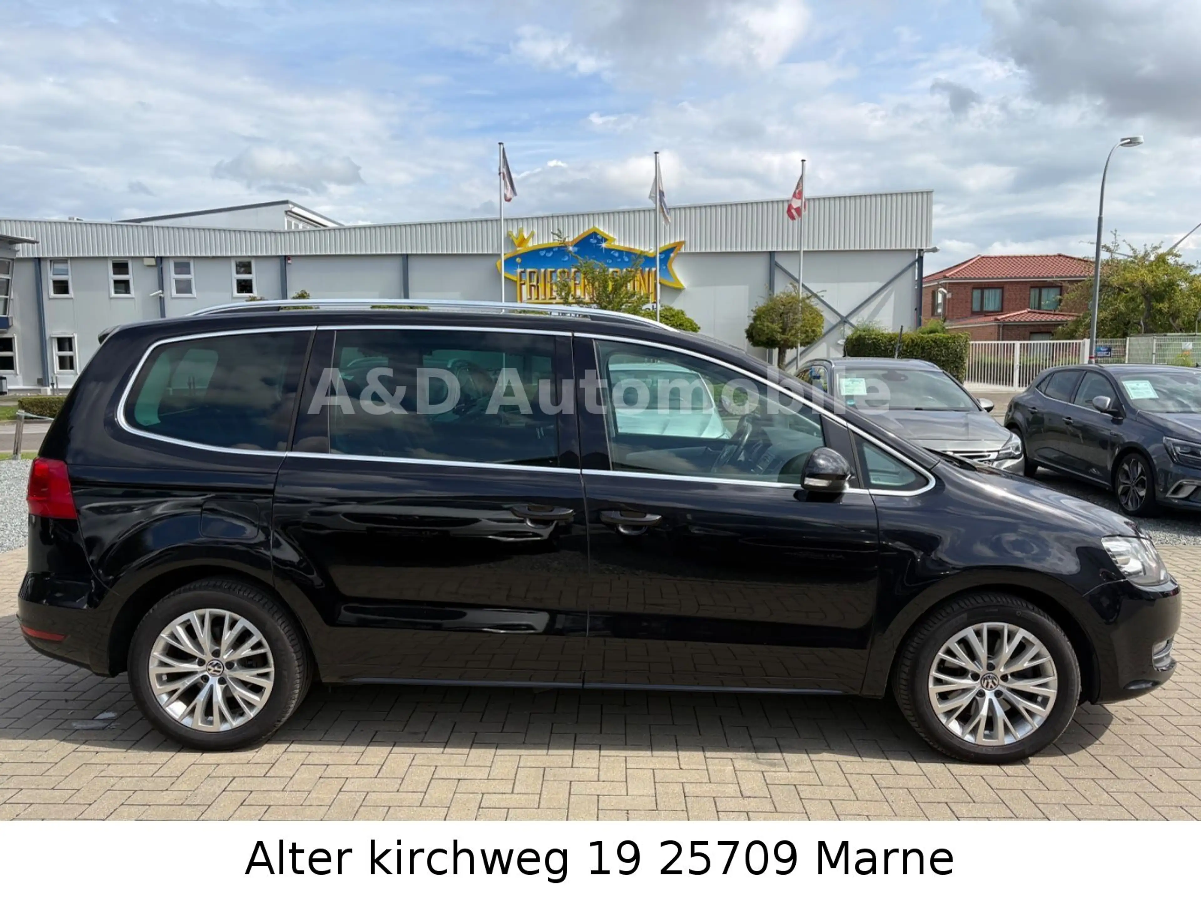 Volkswagen Sharan Highline BMT.PANO.SHZ.AHK.PDC.BT.TÜV NEU — photo 4
