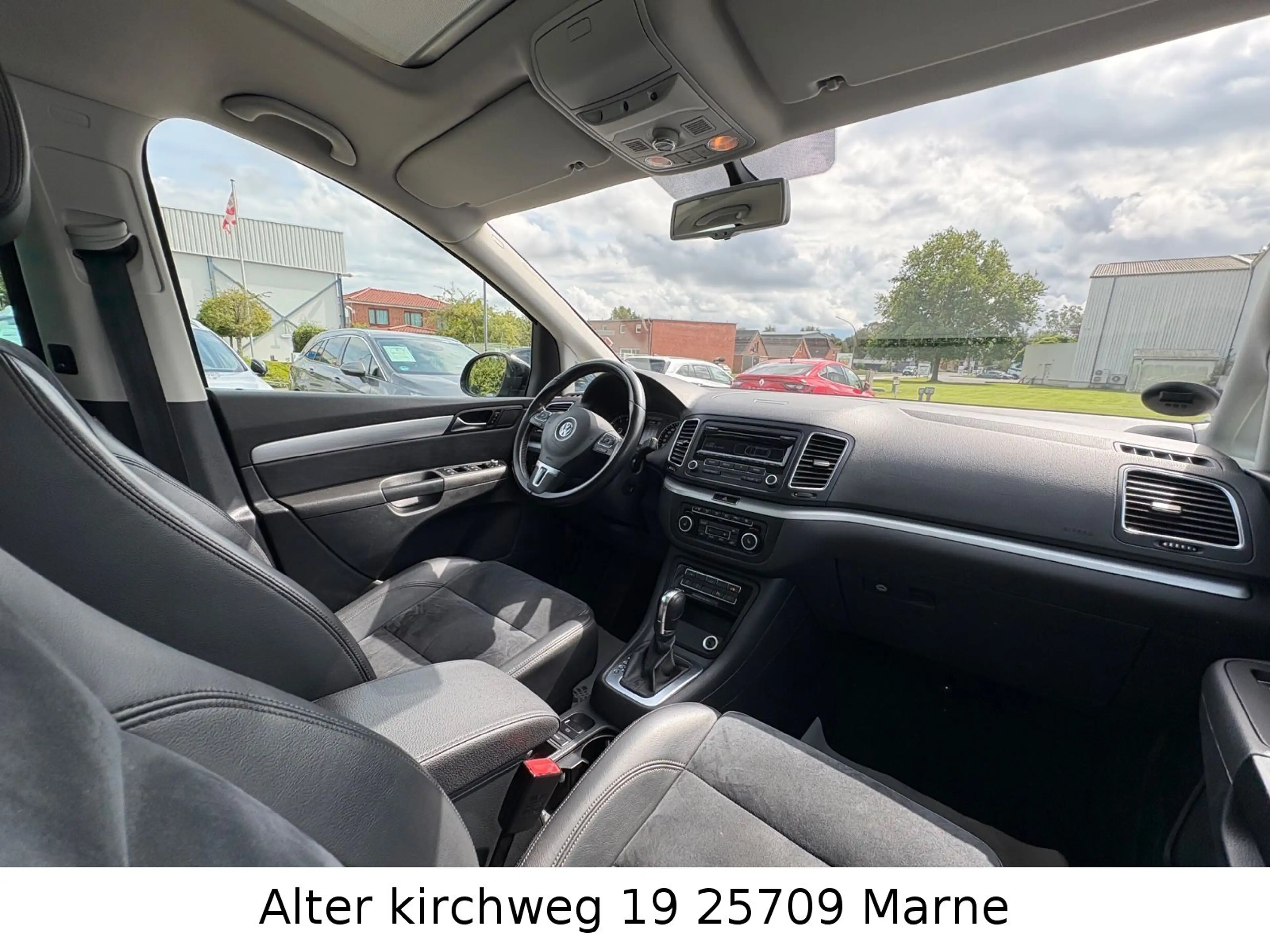 Volkswagen Sharan Highline BMT.PANO.SHZ.AHK.PDC.BT.TÜV NEU — photo 11