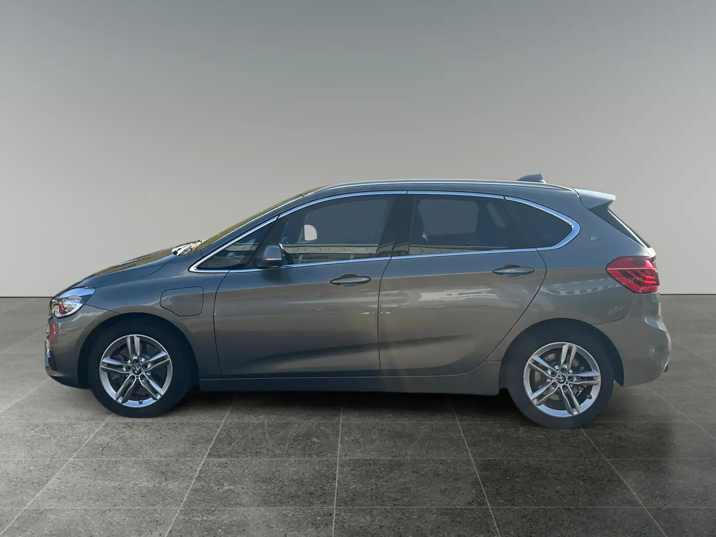 BMW 225 xe PHEV Active Tourer Luxury Line Aut. 8fach bere Schwarz - 2