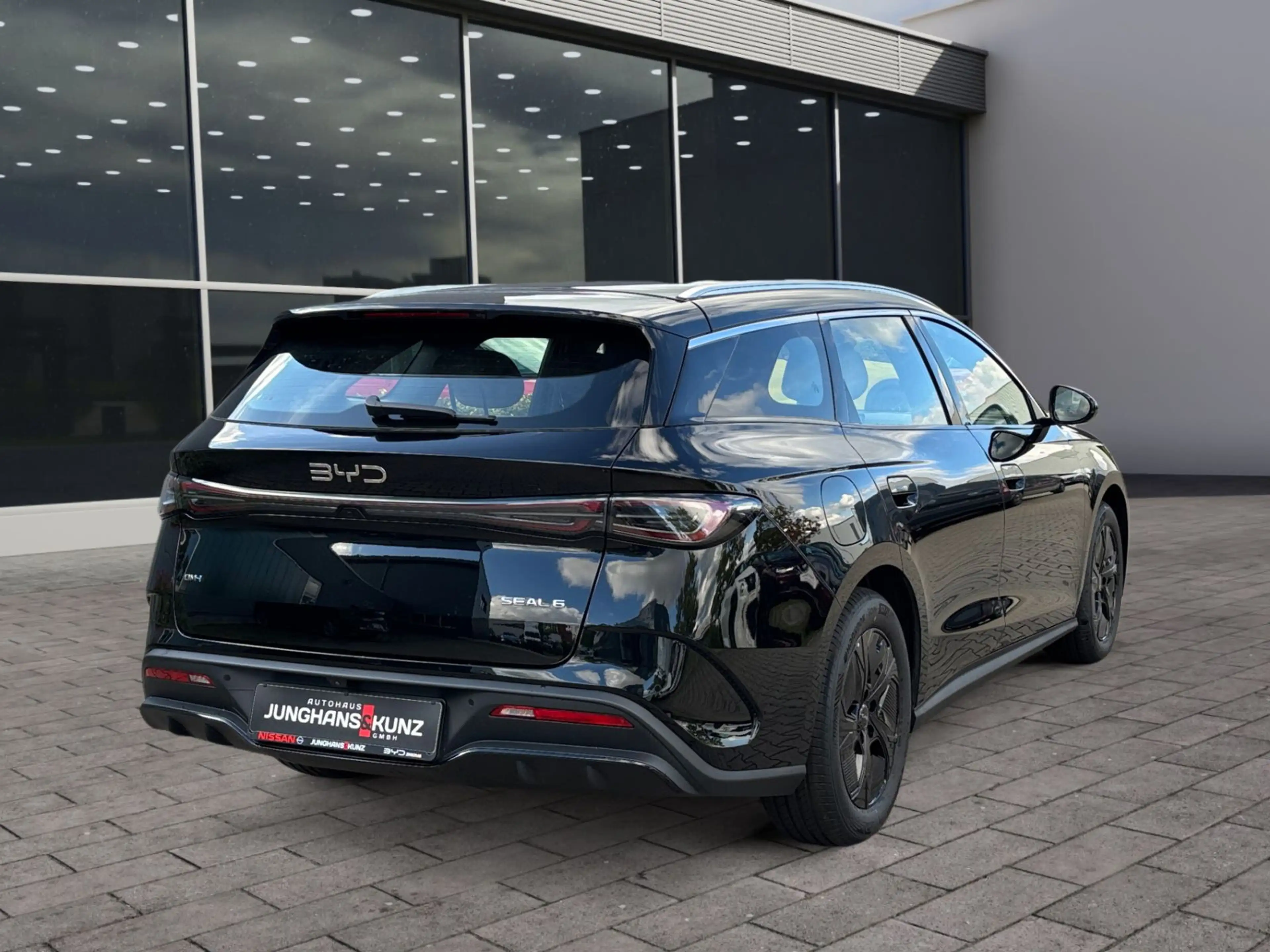 BYD Seal 6 Seal 6 Touring 1.5 PHEV DM-i Boost — photo 7