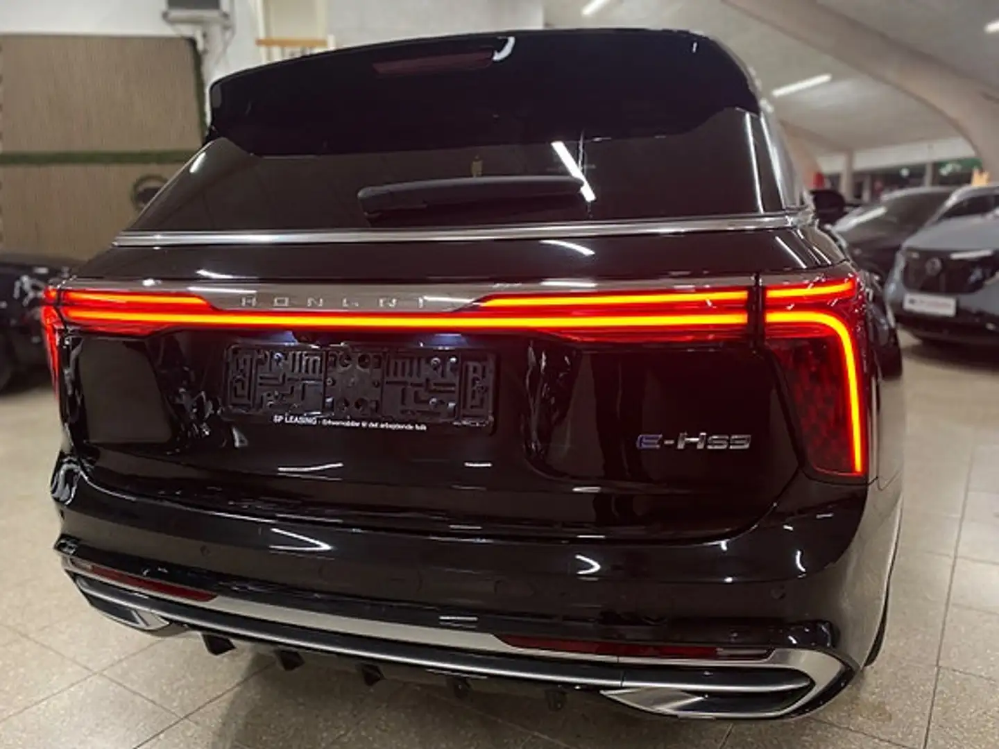 Hongqi E-HS9 99 Premium 5D - 2