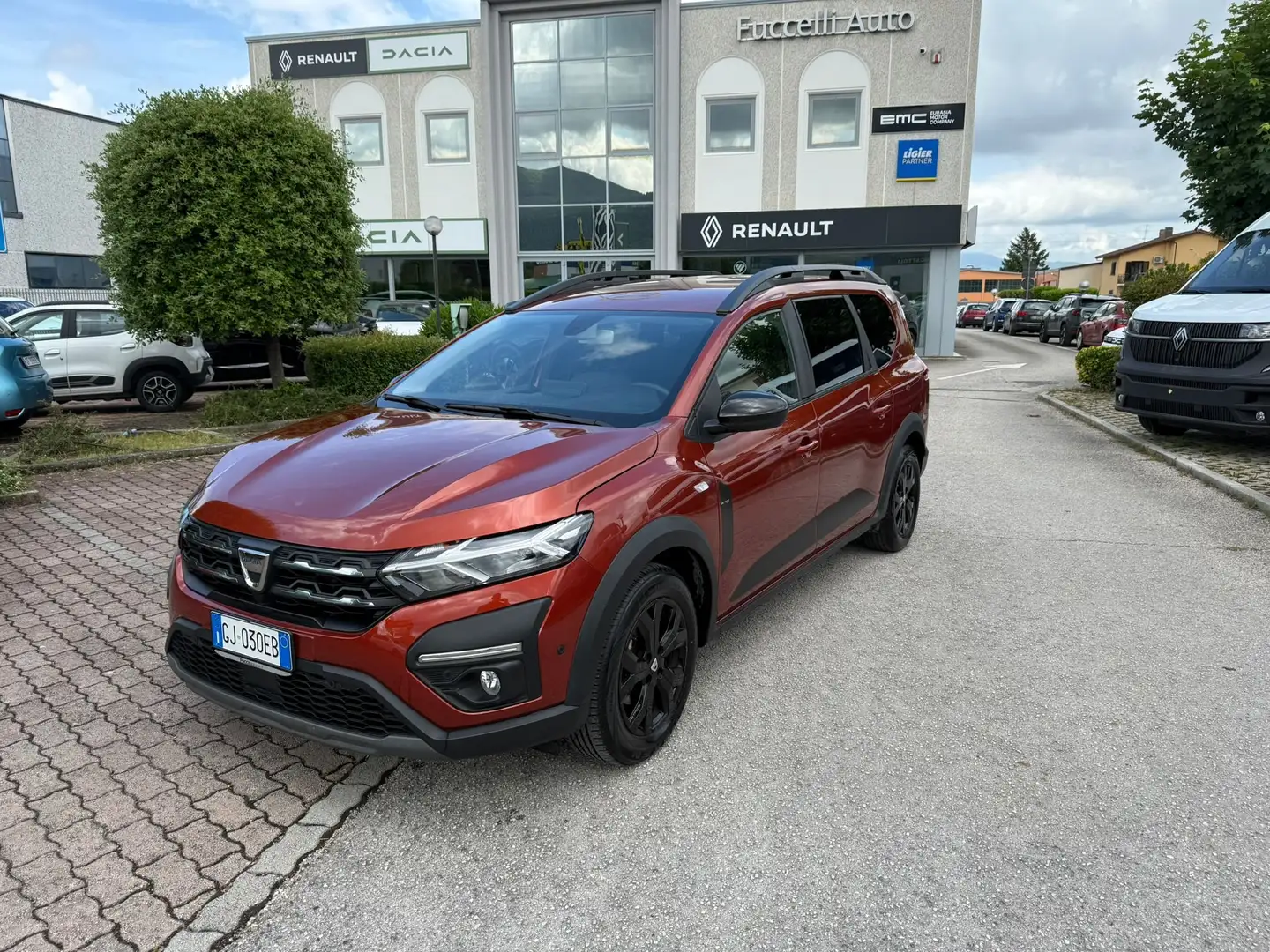 Dacia Jogger 1.0 GPL 7Posti Extreme UP Gpl 100cv Marrone - 1