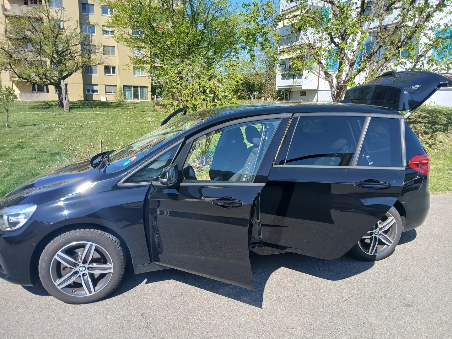BMW 218 2er Gran Tourer Diesel 218d Gran Tourer Aut. Sport Schwarz - 1