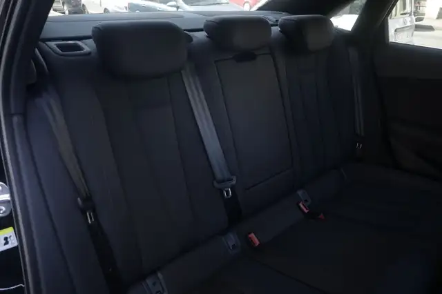Audi A4 view 13