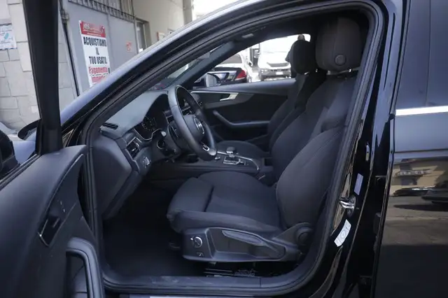 Audi A4 view 18