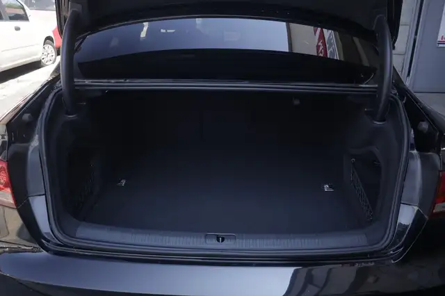 Audi A4 view 19