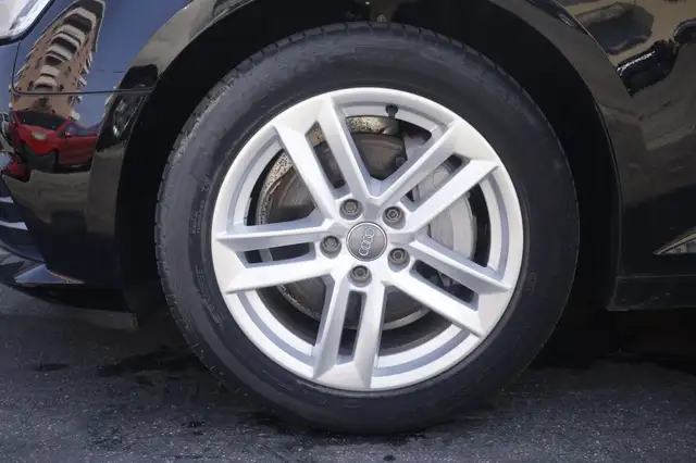Audi A4 view 5