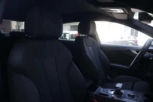 Audi A4 view 6