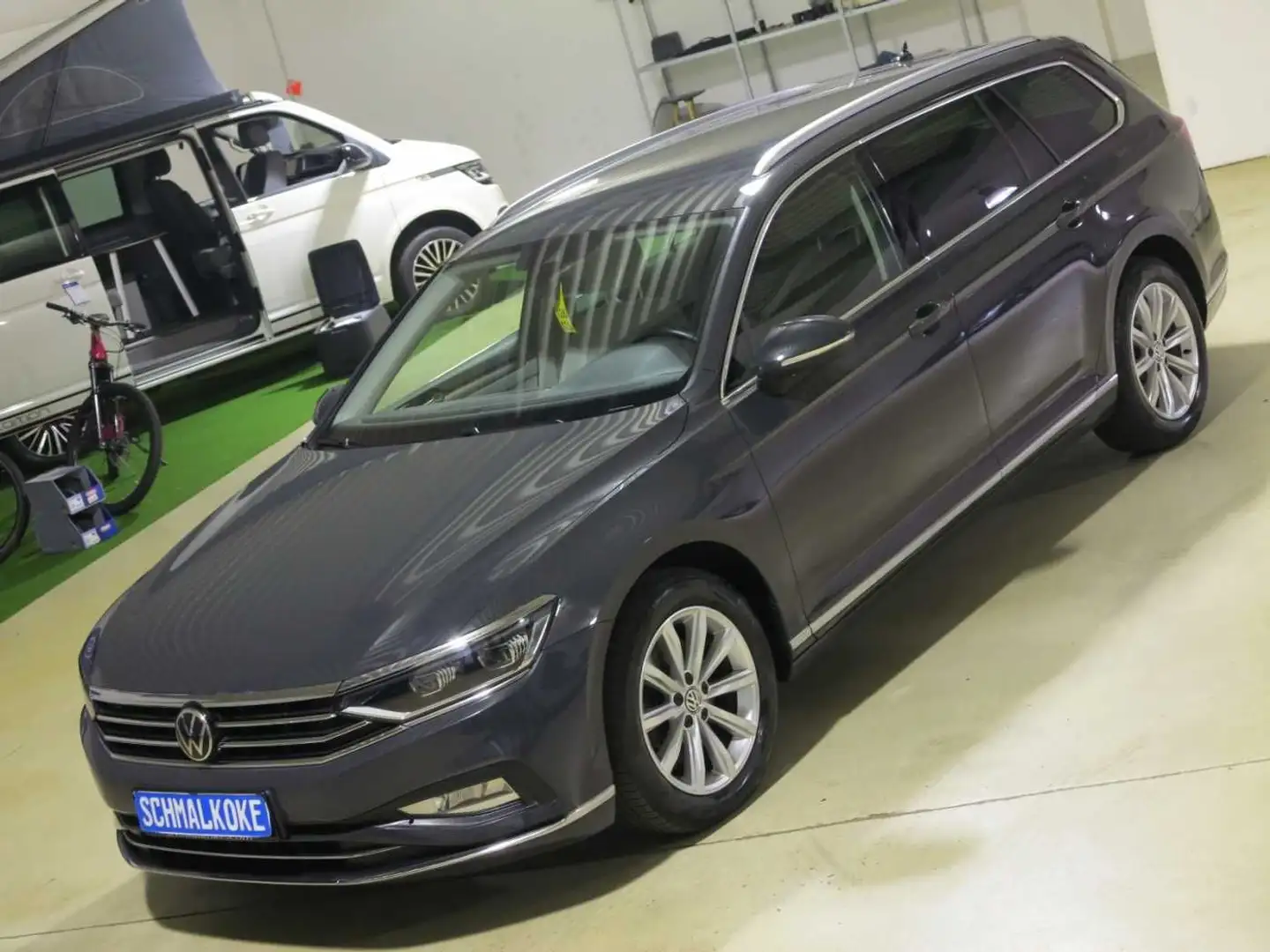 Volkswagen Passat Variant 2.0 TDI SCR DSG7 Elegance Navi Grau - 2