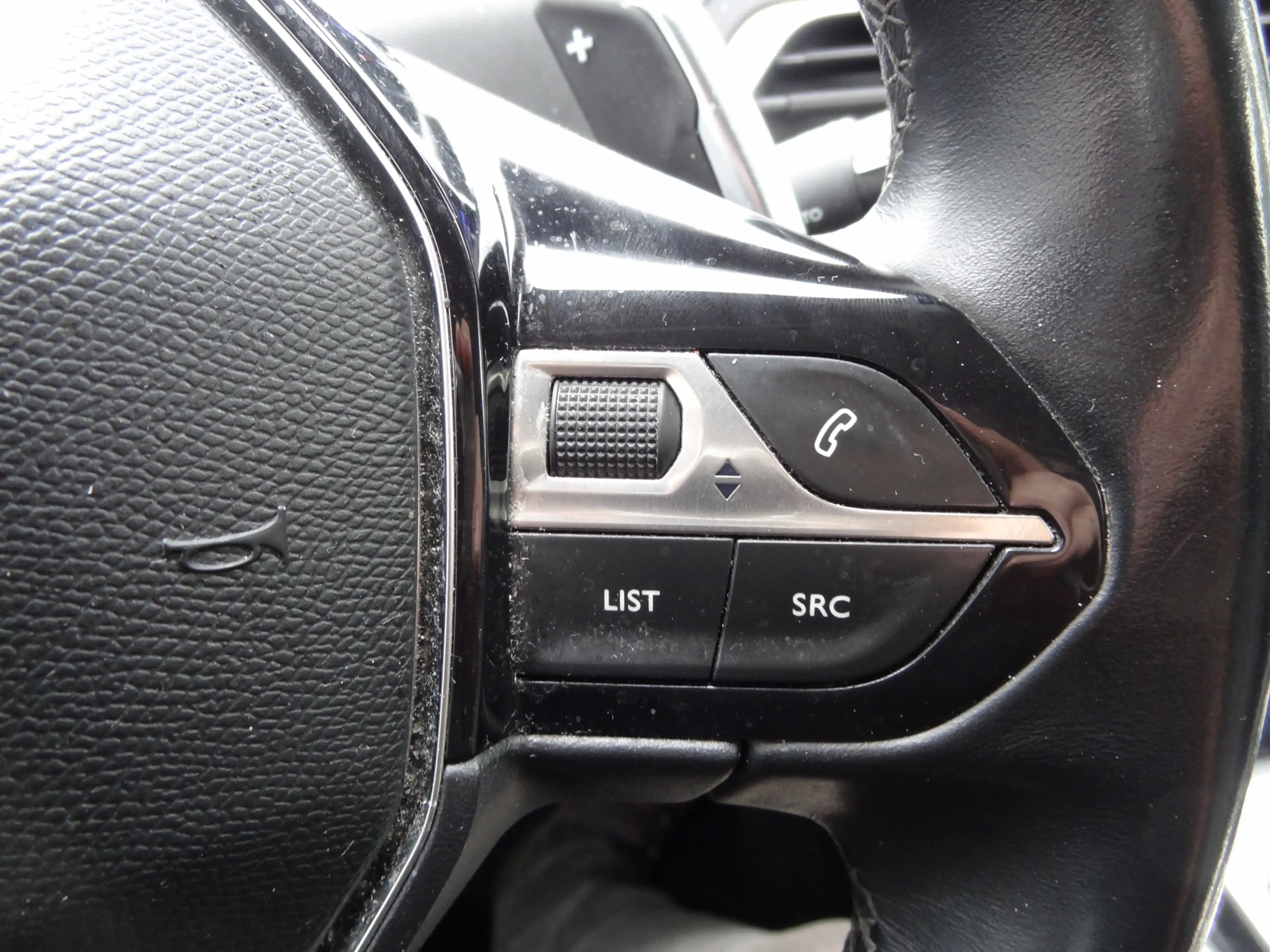 Peugeot 5008 1.2 PureTech Allure — photo 14