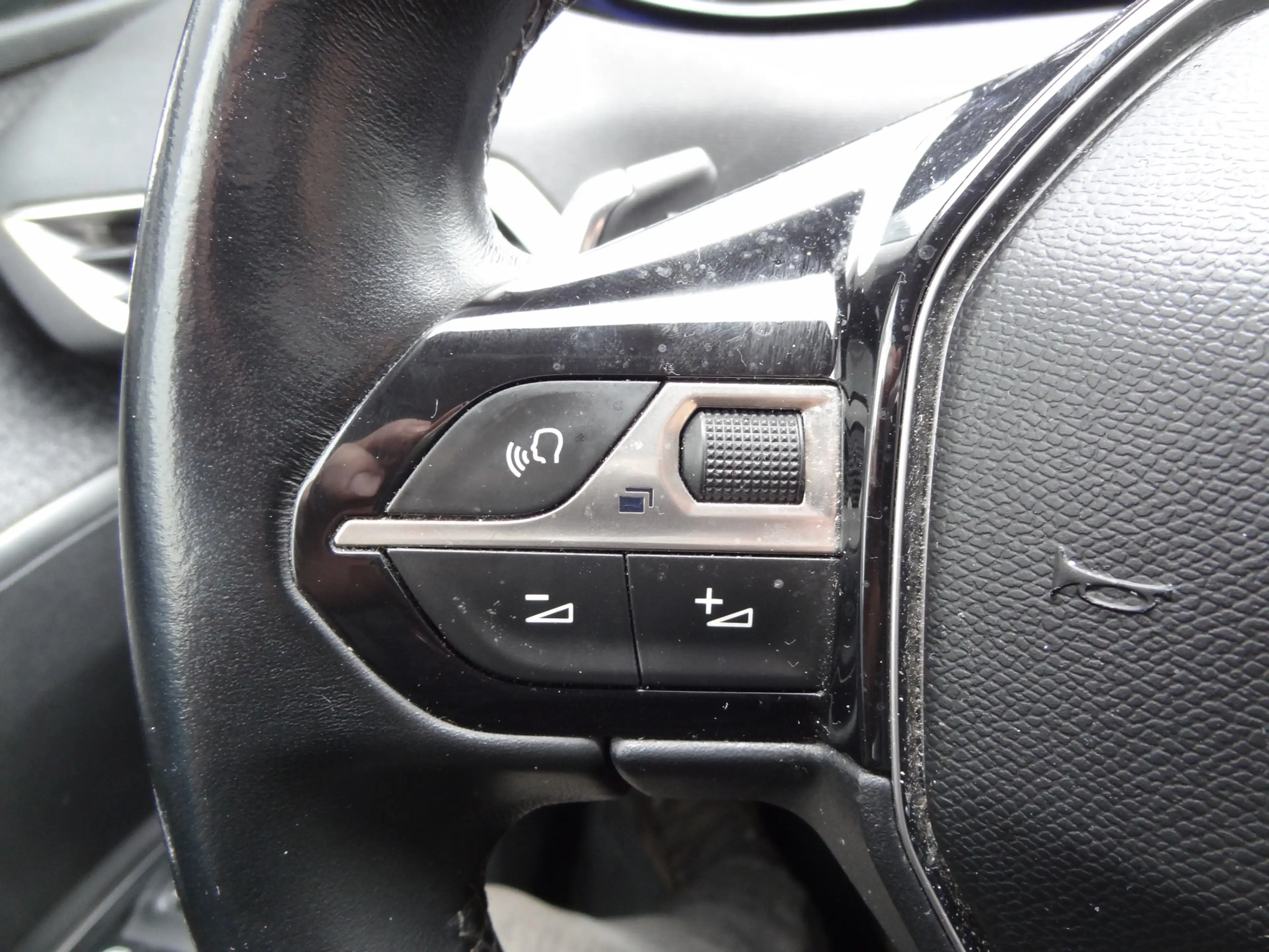 Peugeot 5008 1.2 PureTech Allure — photo 15