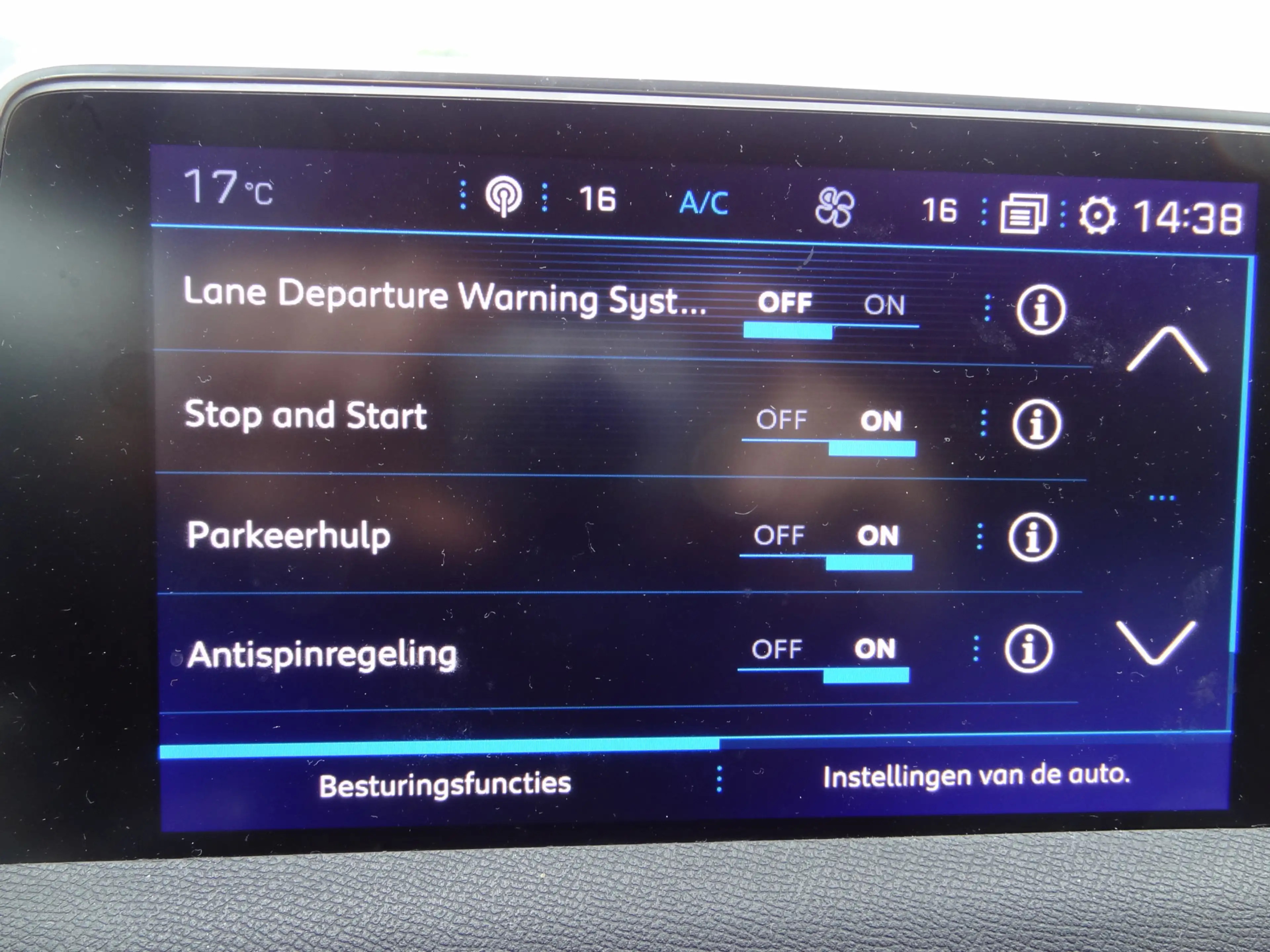 Peugeot 5008 1.2 PureTech Allure — photo 12