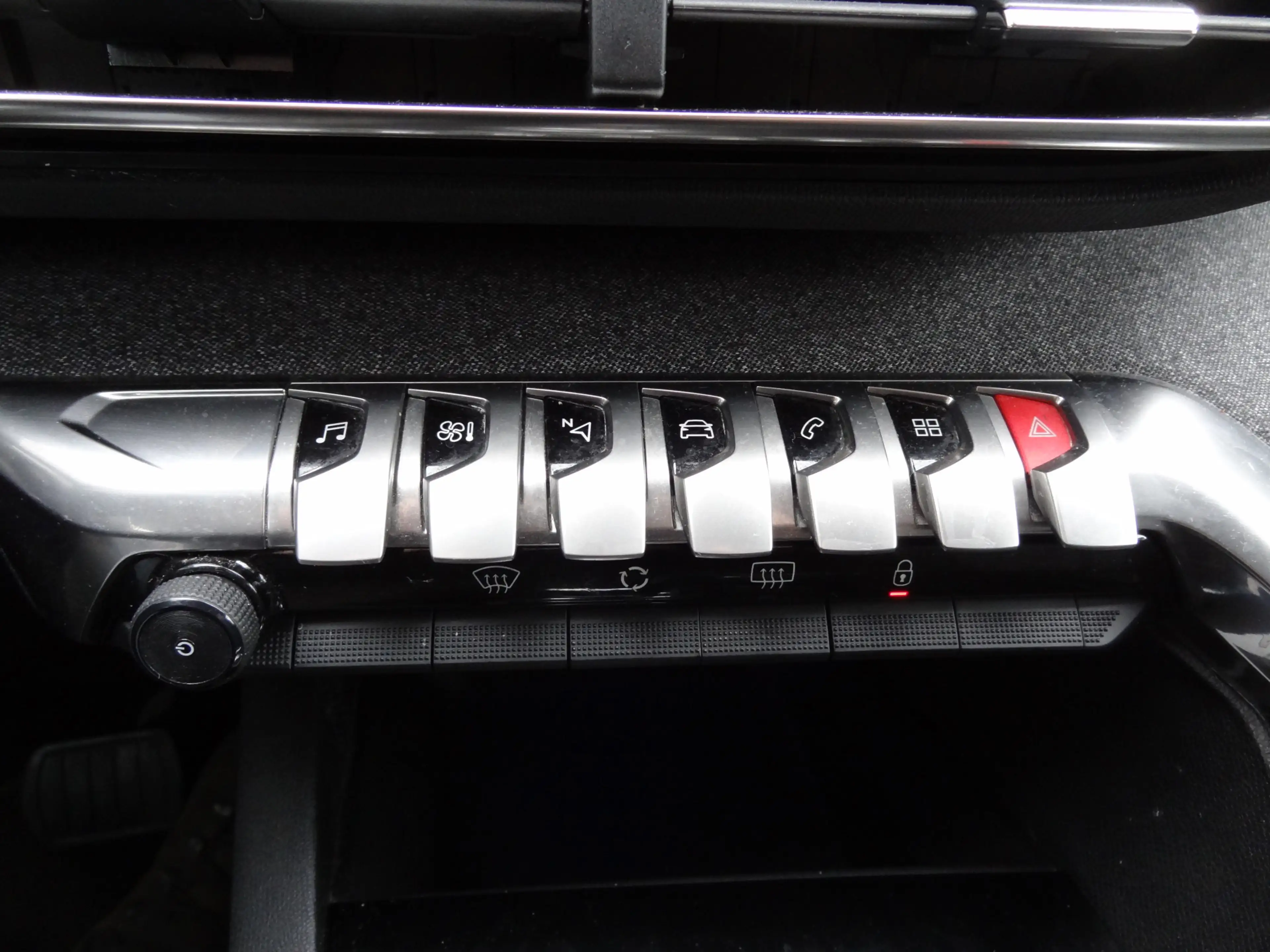 Peugeot 5008 1.2 PureTech Allure — photo 13
