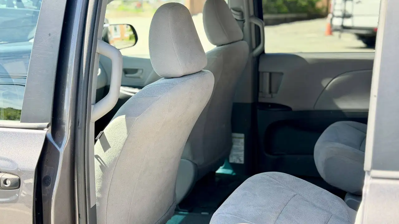 Toyota Sienna photo Toyota Sienna