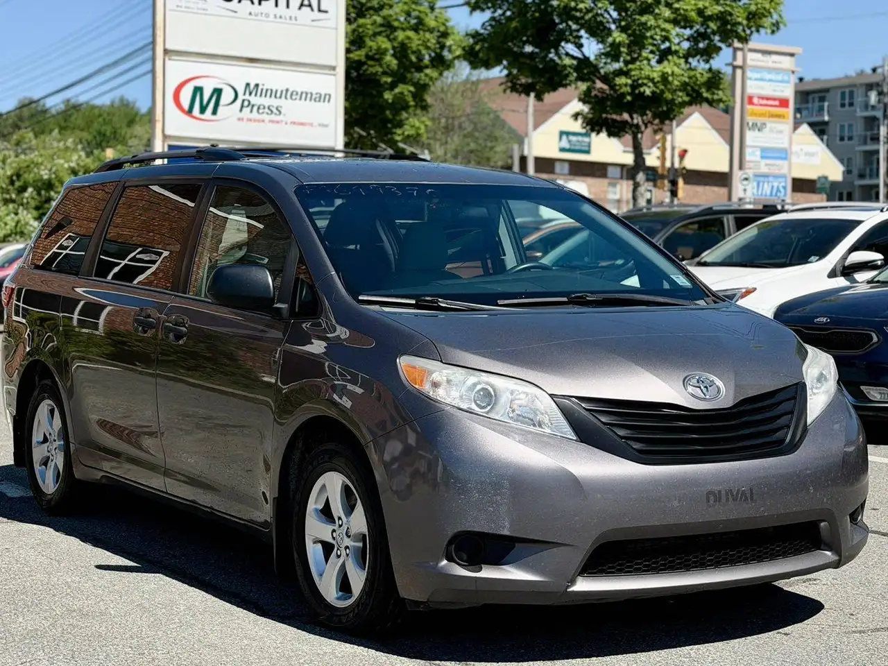Toyota Sienna photo Toyota Sienna