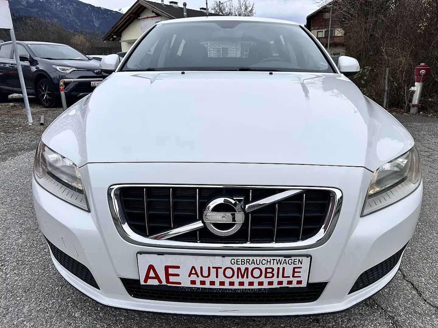 Volvo V70 1,6 D Drive Weiß - 2