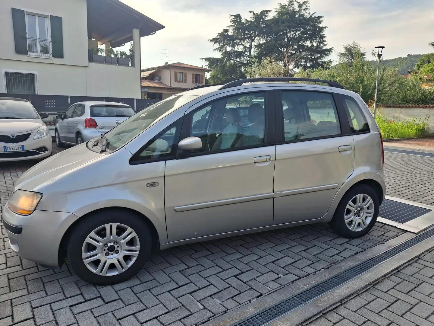 Fiat Idea Idea 1.9 mjt Active Srebrny - 2