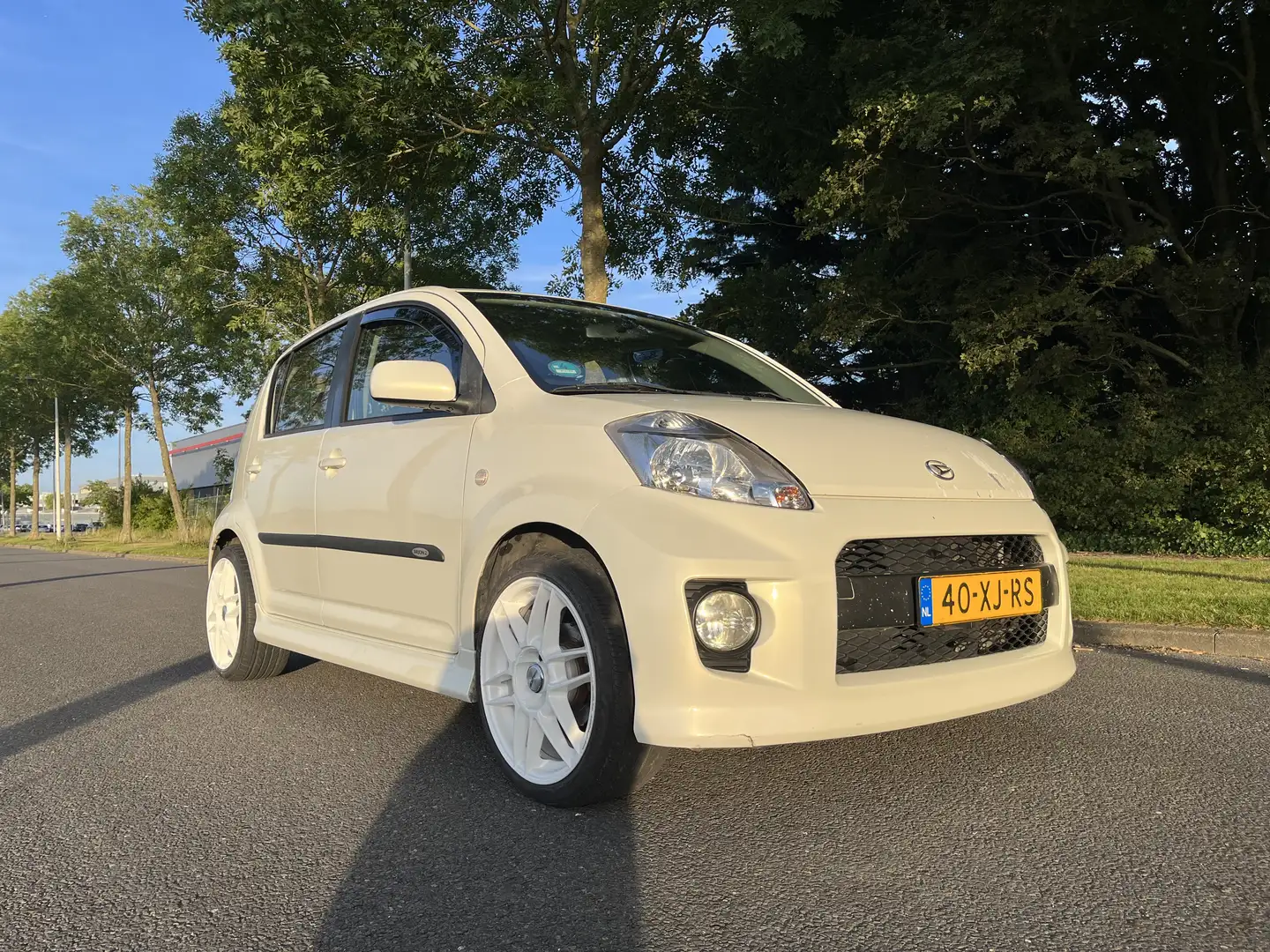 Daihatsu Sirion 1.3-16V Comfort Bílá - 1