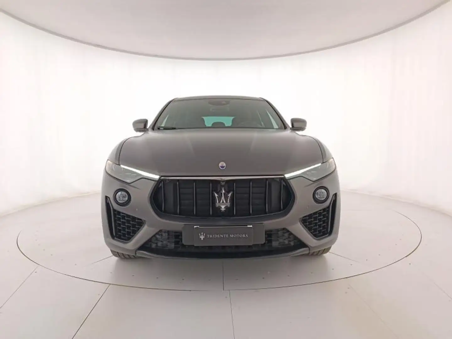 Maserati Levante 3.0 V6 Gransport 430cv auto my19 srebrna - 2