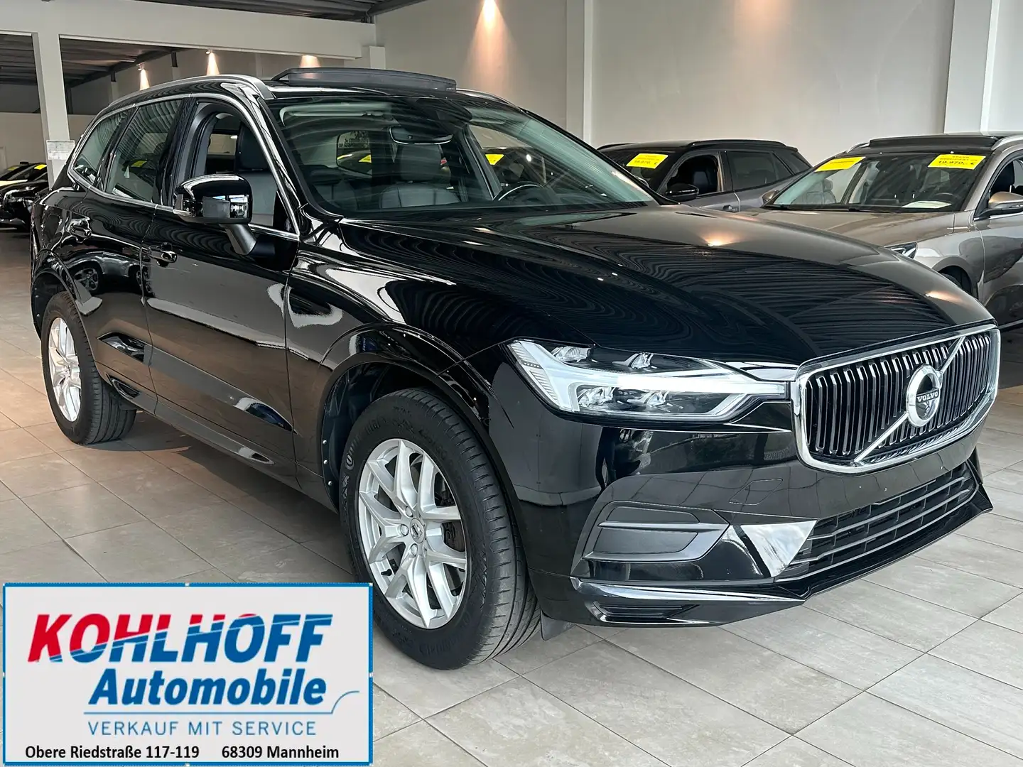 Volvo XC60 AWD Allrad 190PS Momentum 360 Winter Schwarz - 1