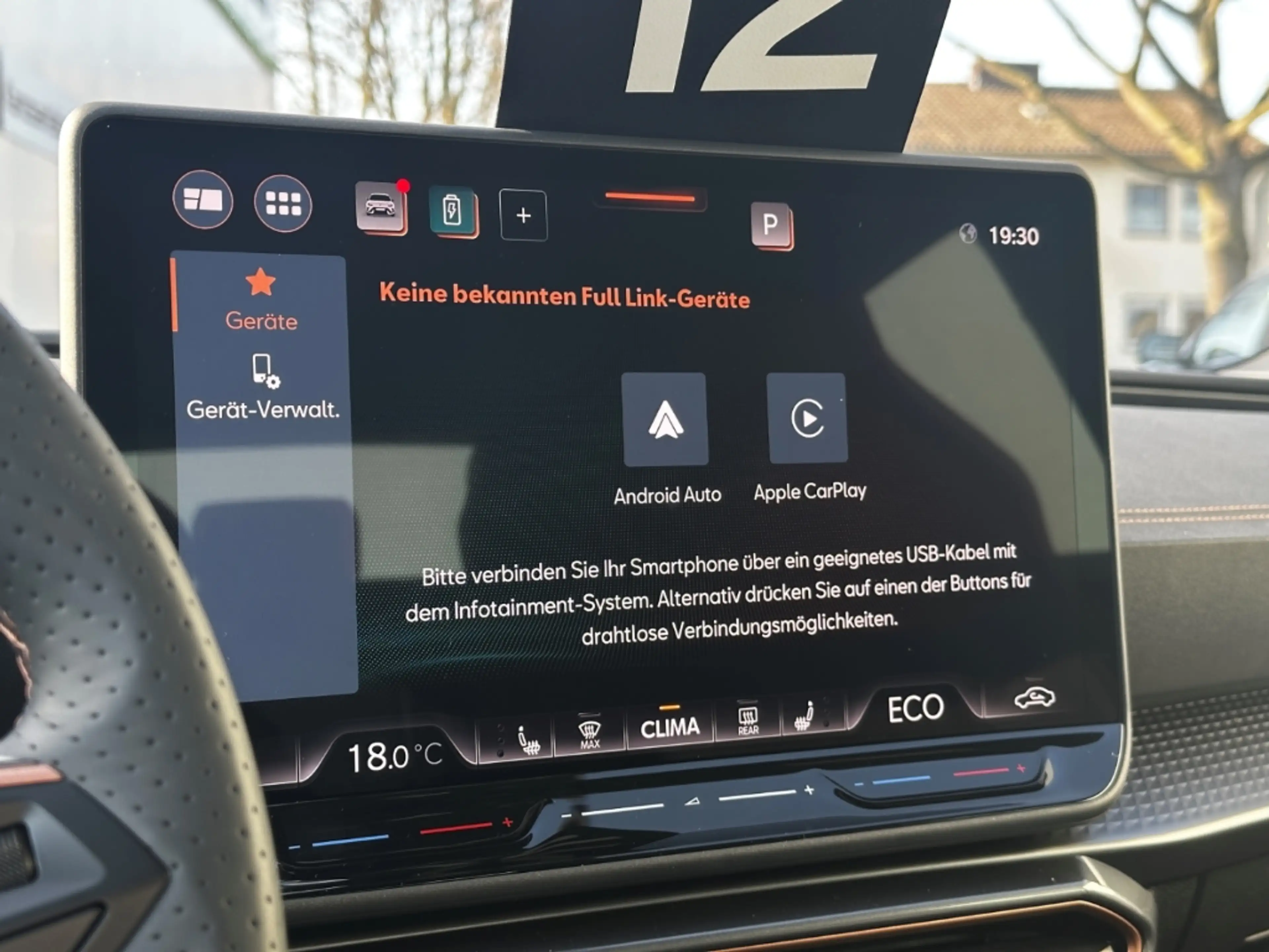 CUPRA Leon 1.5 e-Hybrid DSG VZ Black Edition DCC ACC Pano Mat — photo 12