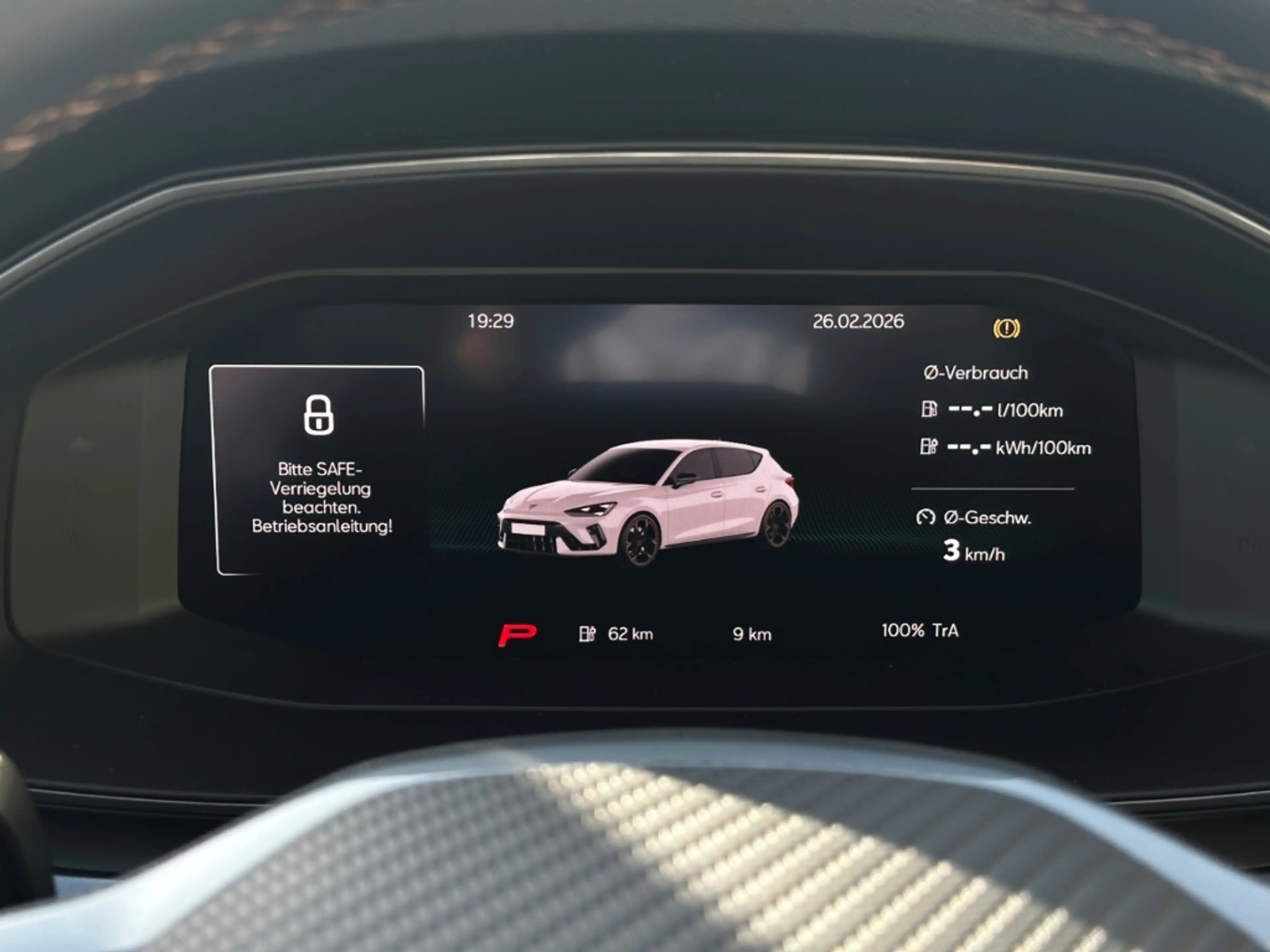 CUPRA Leon 1.5 e-Hybrid DSG VZ Black Edition DCC ACC Pano Mat — photo 10