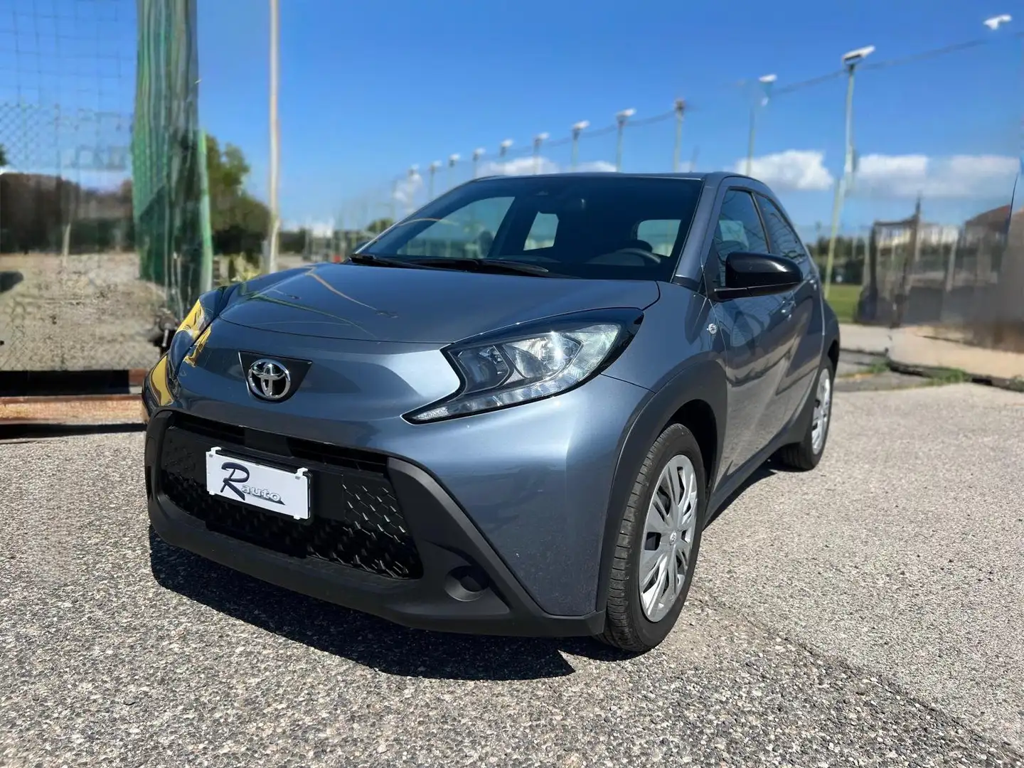 Toyota Aygo X 1.0 Active 72cv PREZZO REALE Grigio - 1