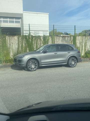 Imagine Porsche Cayenne S Diesel Tiptronic