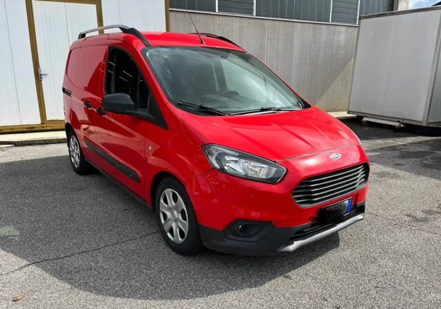 Ford Transit Courier Transit Courier 1.5 TDCi 75CV Van Trend Rood - 1