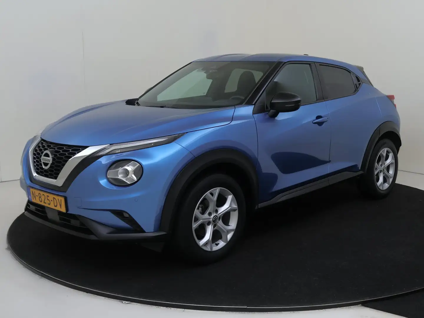 Nissan Juke 1.0 DIG-T N-Connecta Navigatie | Cruise & Climate Blauw - 1