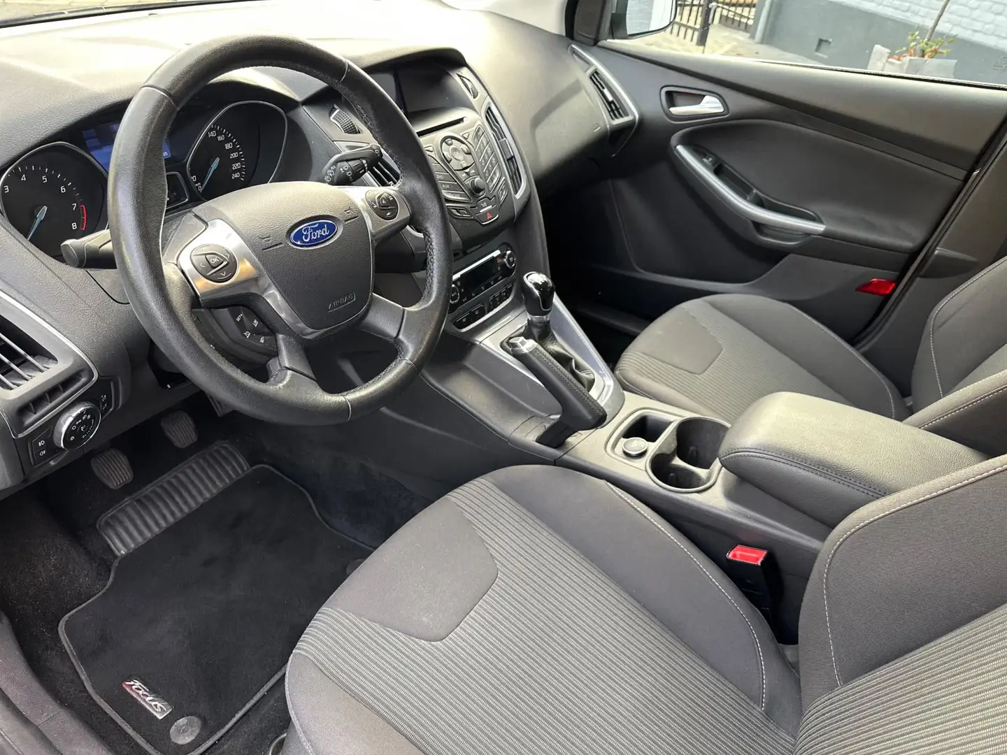 Ford Focus 1.0 EcoBoost | KEYLESS | NAVI | CLIMA | PDC | Marrone - 2