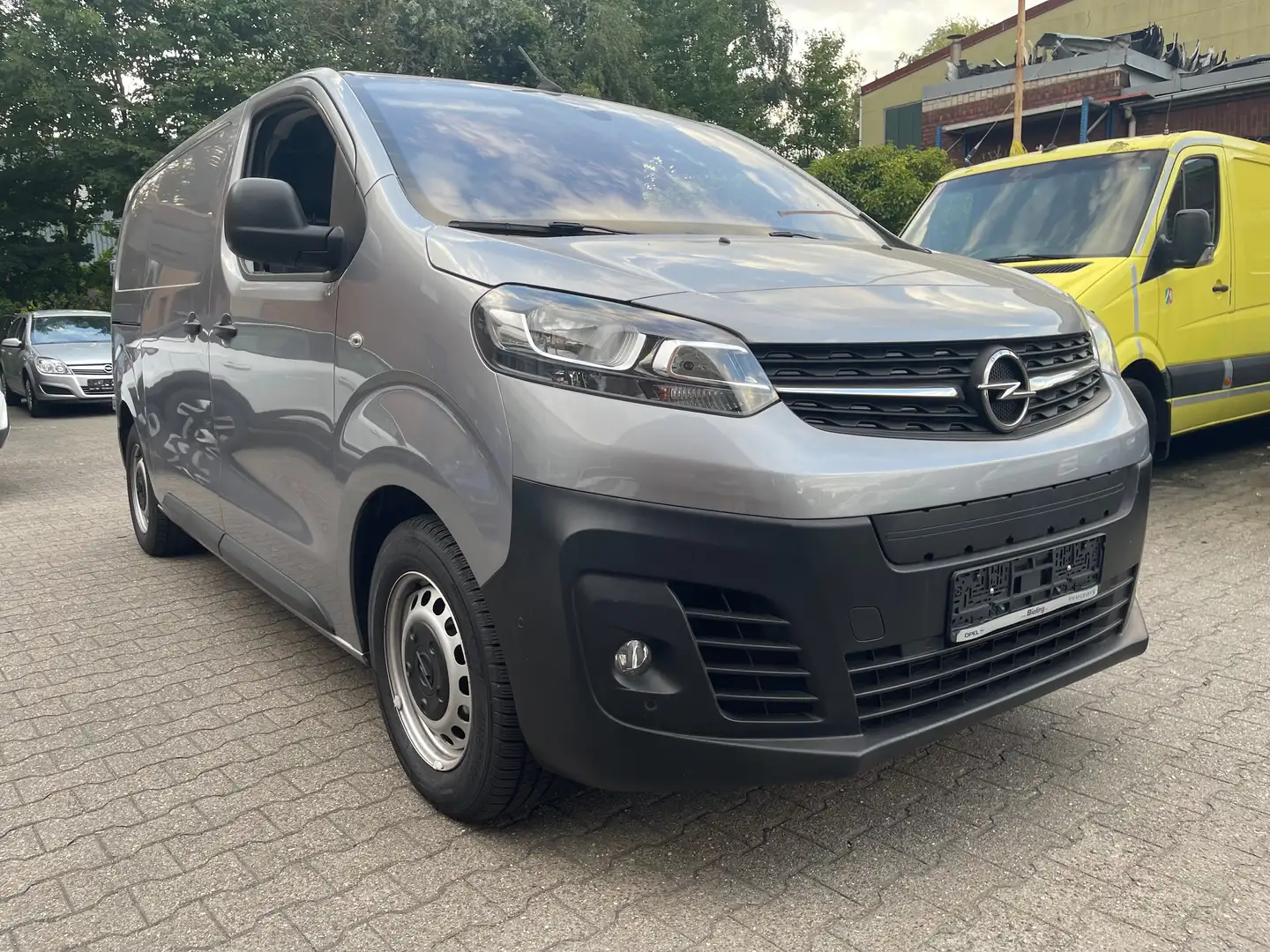 Opel Vivaro-e -e Edition M (L2)+Navi+Head-UP+Klimaauto+Kamera+ Grau - 2