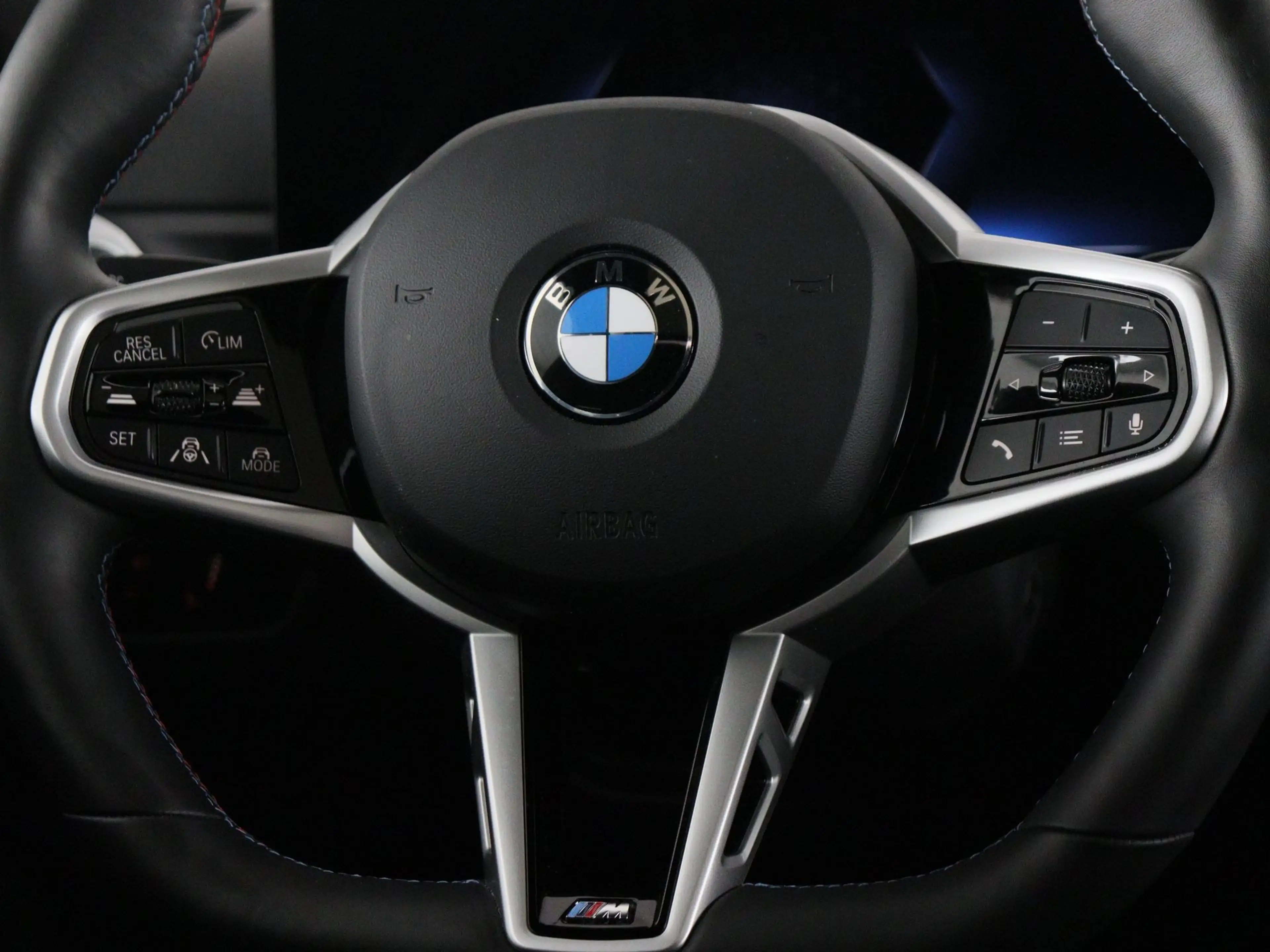 BMW i4 M60 84 kWh — photo 3