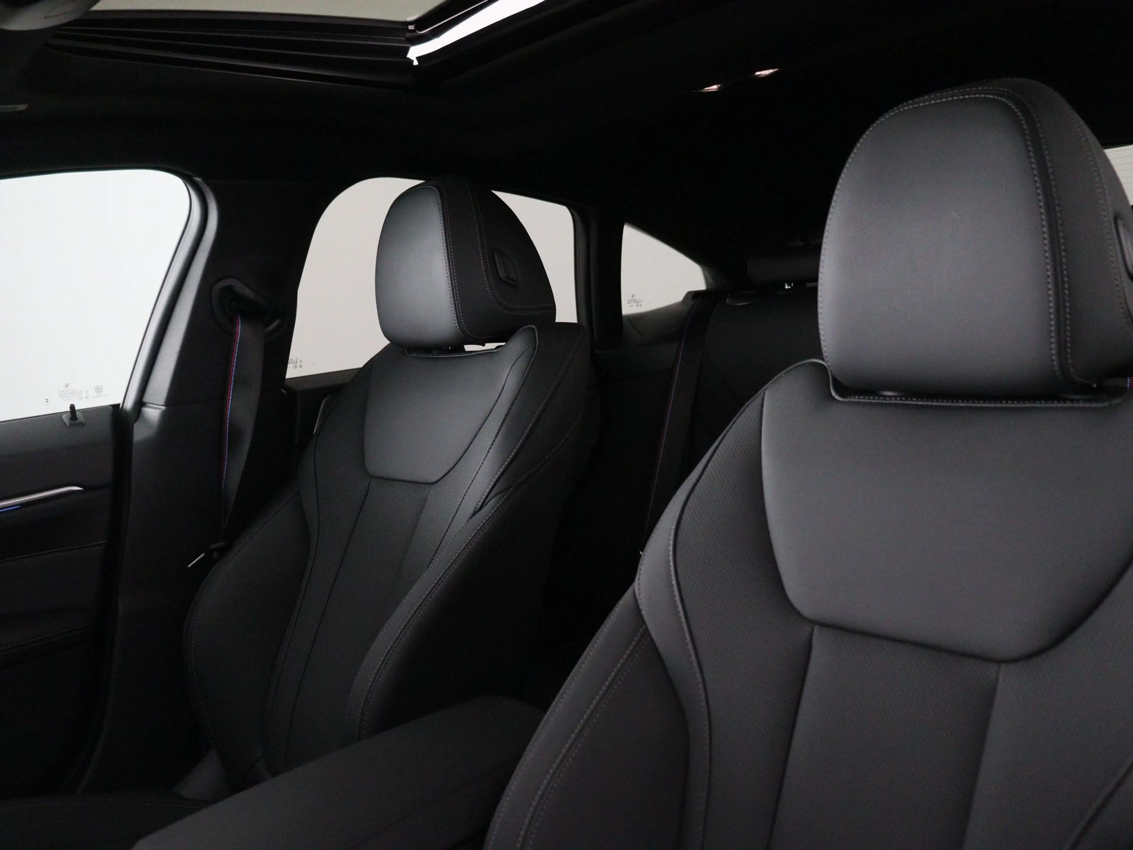 BMW i4 M60 84 kWh — photo 6